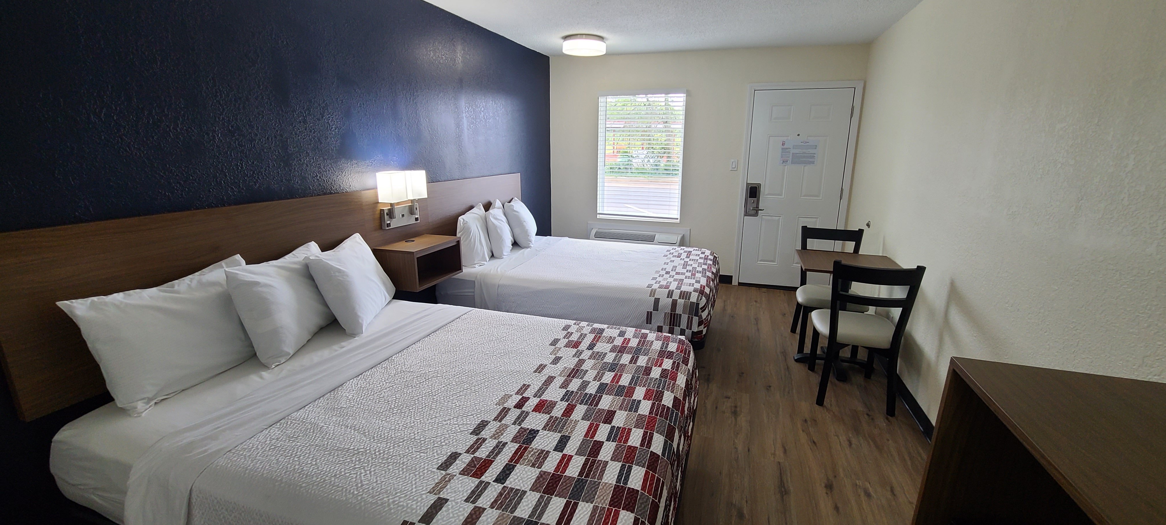 RED ROOF BYRON-guestroom-RRI NS ADA Deluxe Queen Micro TEMP Approved NADQM.jpg