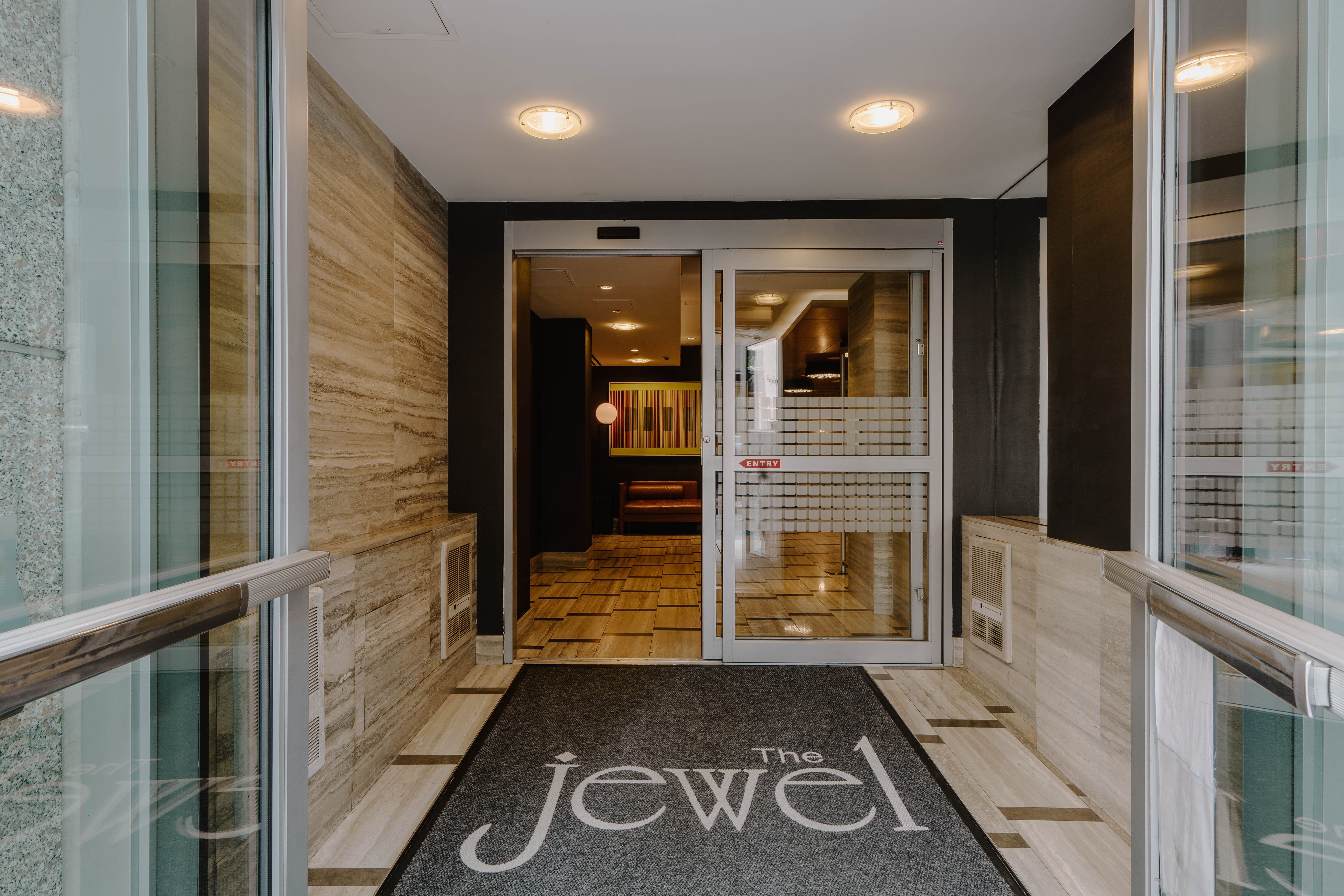 CQ THE JEWEL AT ROCKEFELLER, photo 2