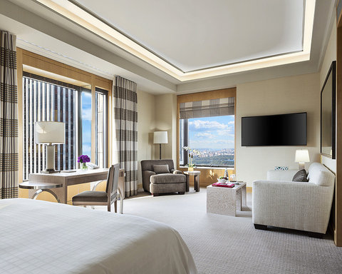 FOUR SEASONS HOTEL NEW YORK - Photo 27