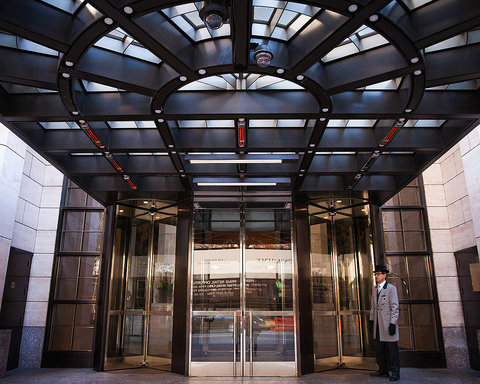 FOUR SEASONS HOTEL NEW YORK - Photo 30