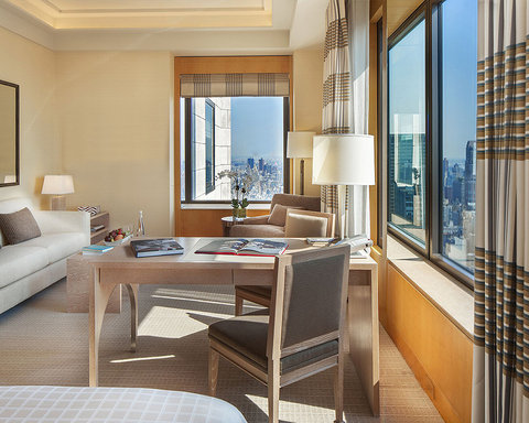 FOUR SEASONS HOTEL NEW YORK - Photo 34
