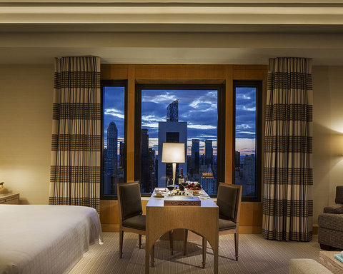 FOUR SEASONS HOTEL NEW YORK - Photo 35