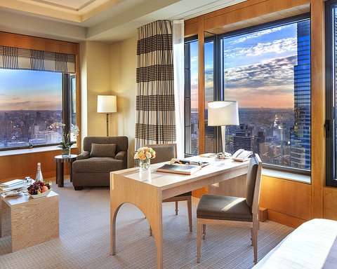 FOUR SEASONS HOTEL NEW YORK - Photo 38