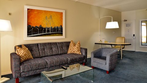 ANE PARKTONIAN STANDARD SUITE