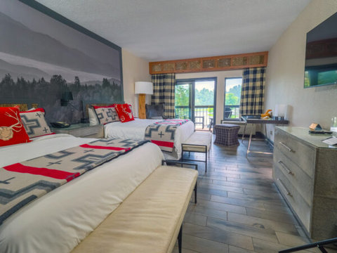 Deluxe Lakeview W Balcony