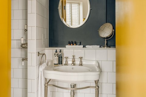 Small sink