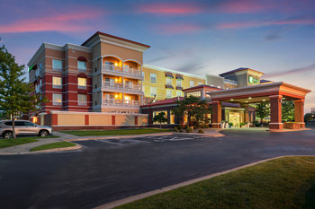 Holiday Inn Hotel & Suites