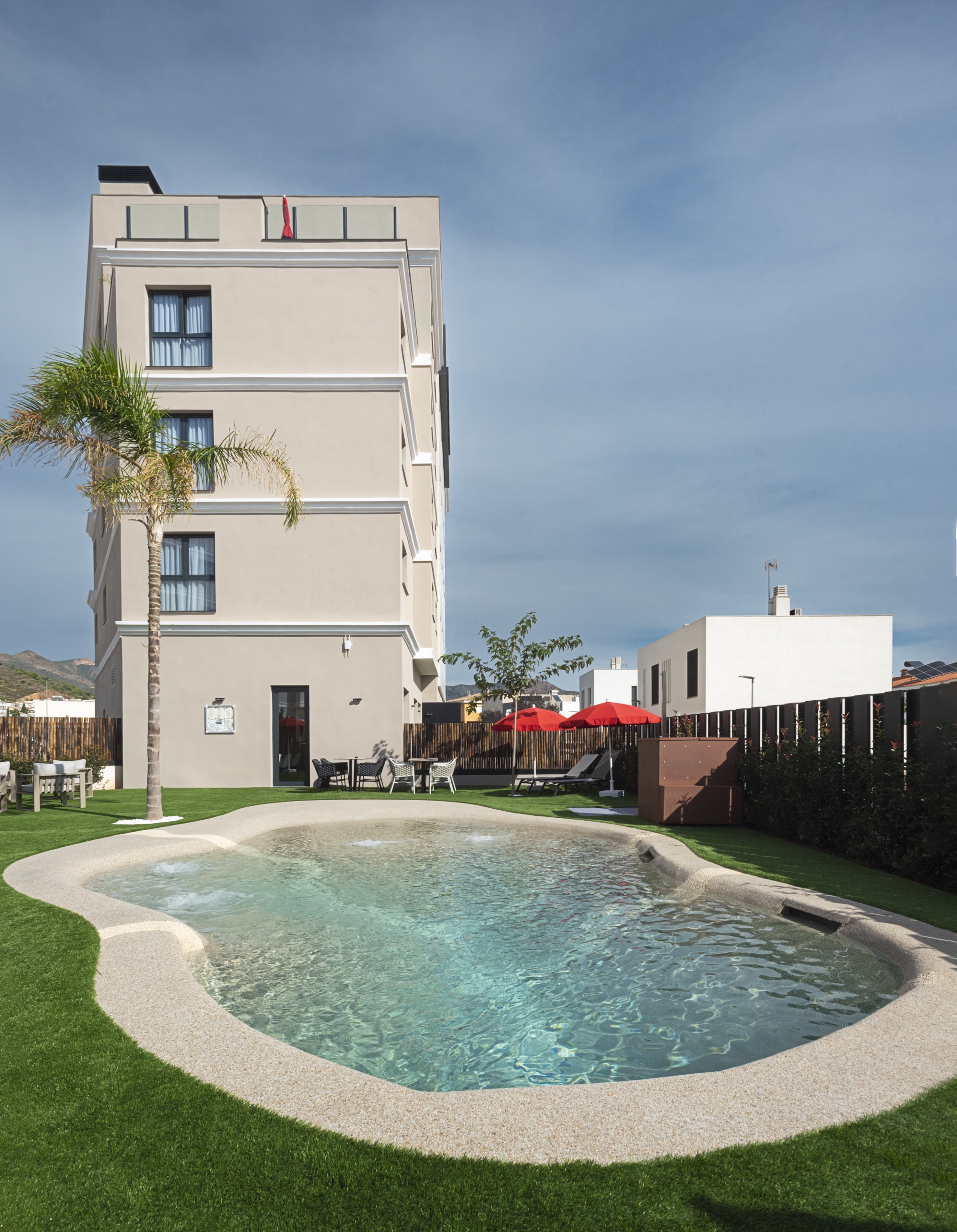 Sercotel Hotel Plana Suites-guestroom-DEST_PLANASUITES_Piscina.jpg