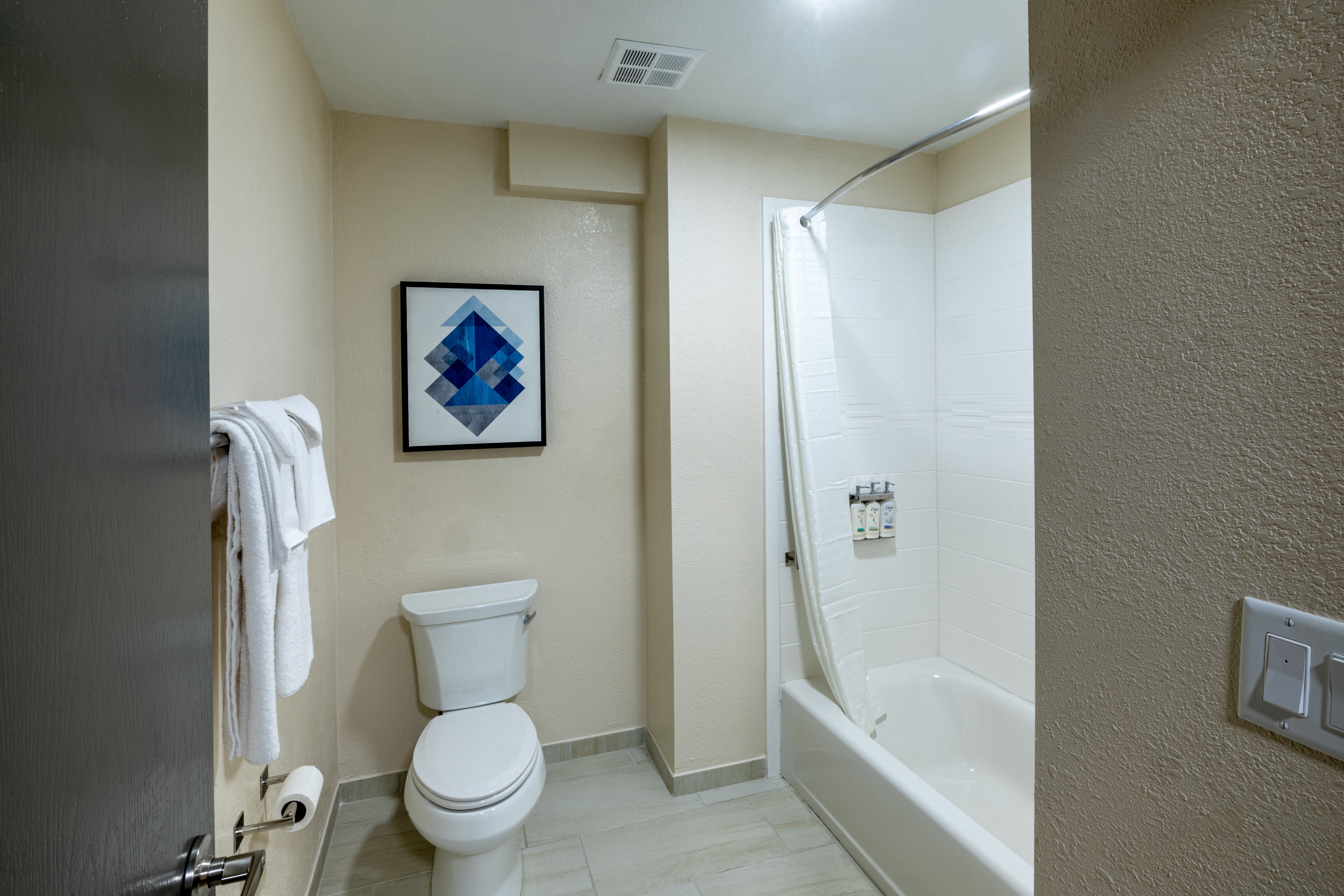 CANDLEWOOD STES NORTHWEST BY IHG-guestroom-Guest Bathroom.jpg