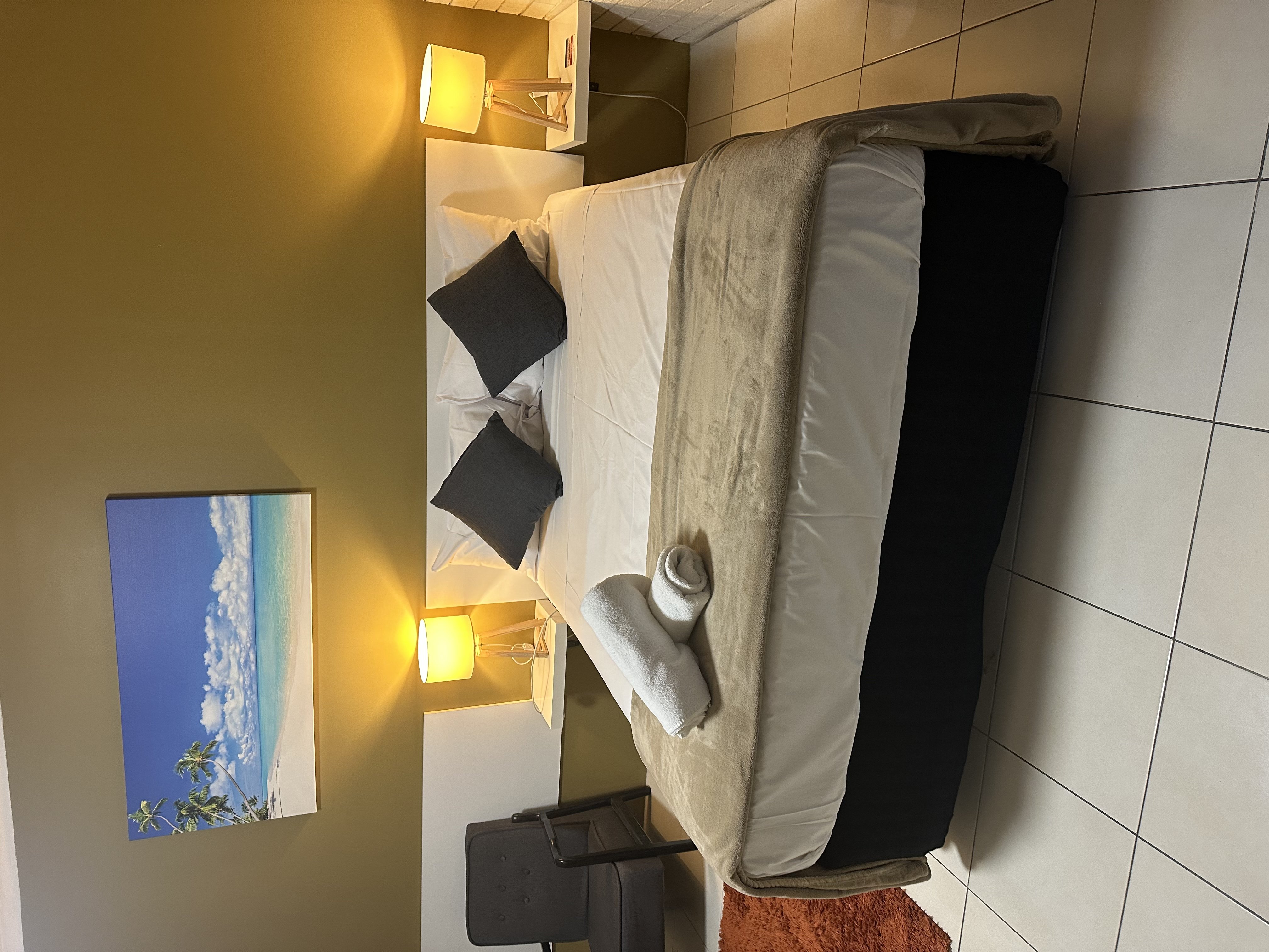 GOLD COAST AIRPORT MOTEL-guestroom-Guest Room.jpg