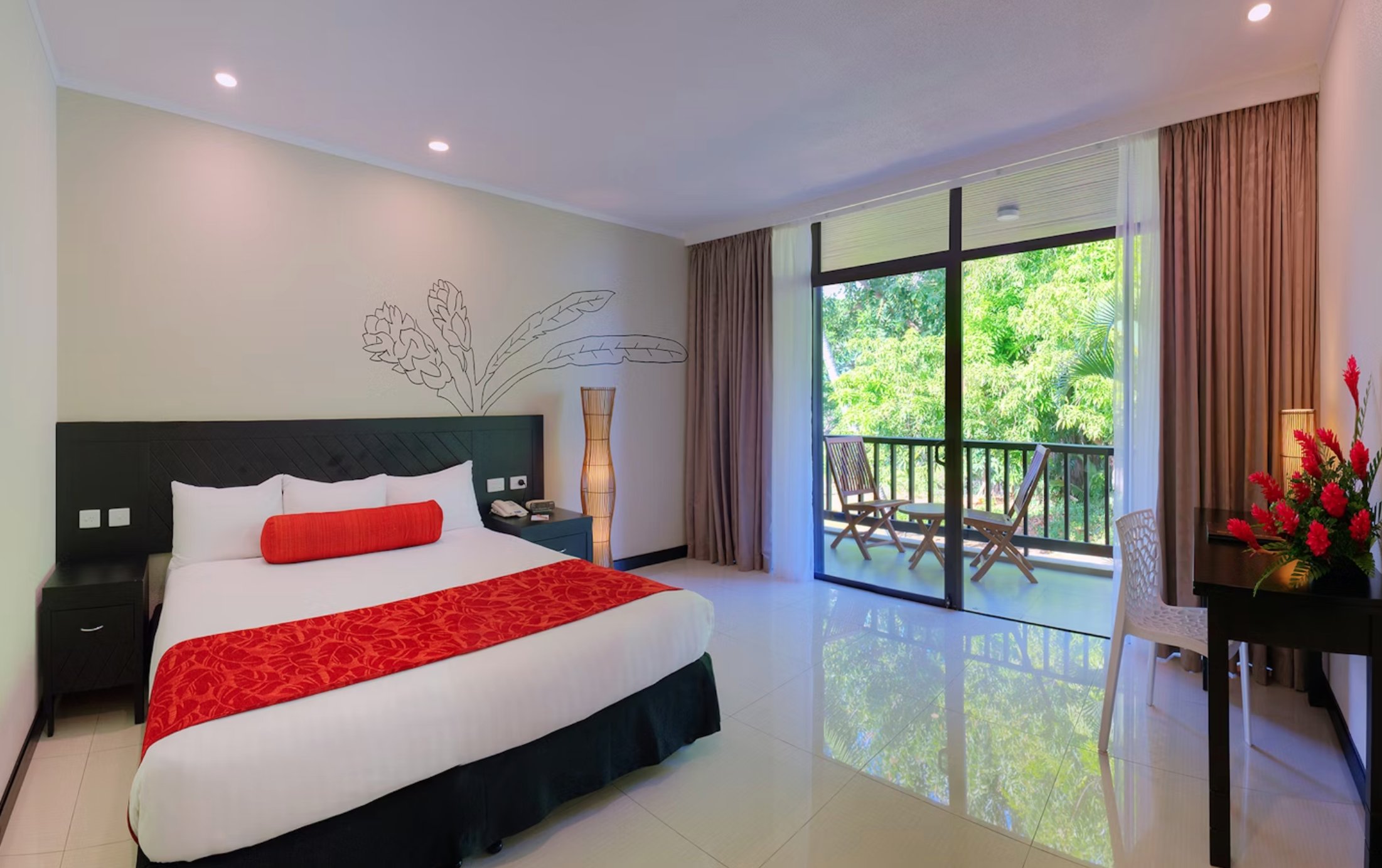 TANOA INTERNATIONAL HOTEL-guestroom-Executive King Room.jpg