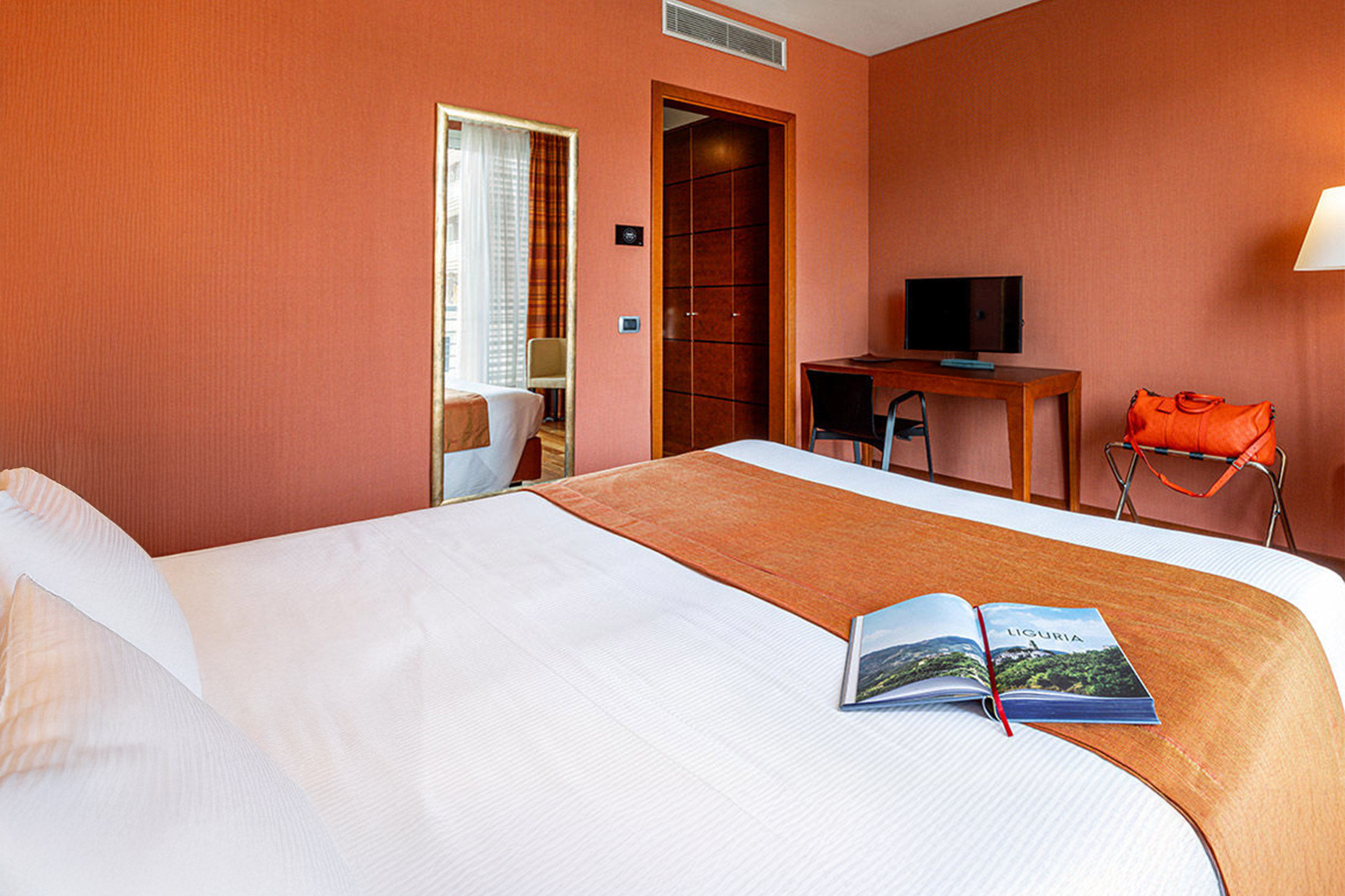 B&B HOTEL IMPERIA ROSSINI AL TEATRO-guestroom-GUEST ROOM.jpg