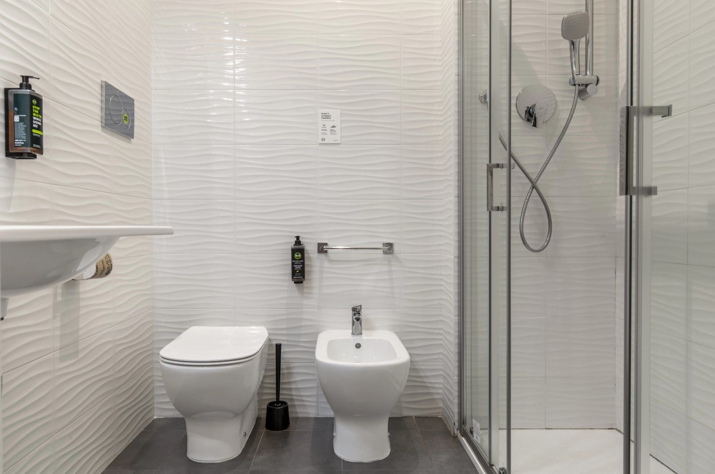 B&B HOTELS SANTA MARGHERITA-guestroom-bathROOM.jpg