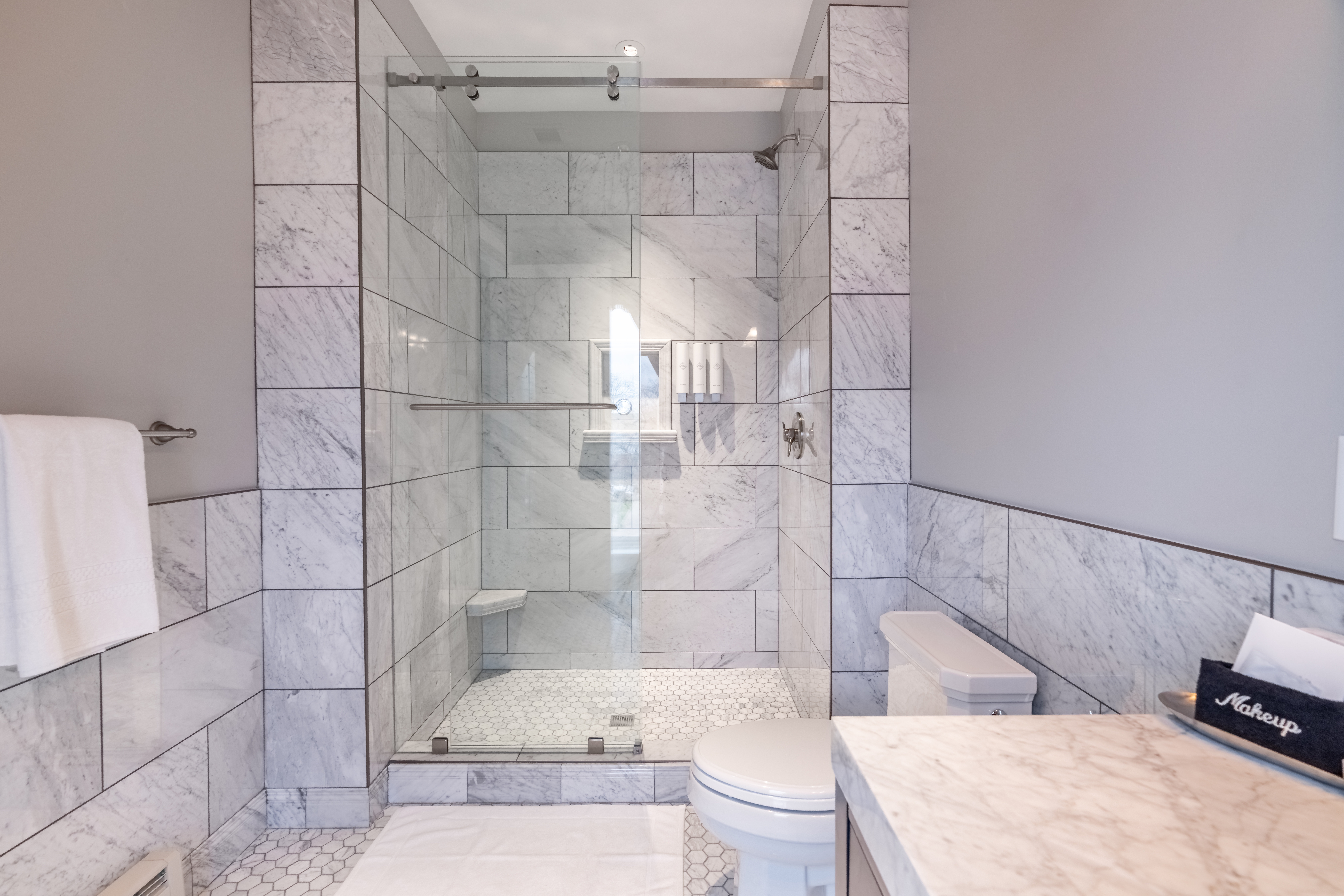 HOTEL ST. CLOUD - CANON CITY-guestroom-Standard King Room Bathroom.jpg