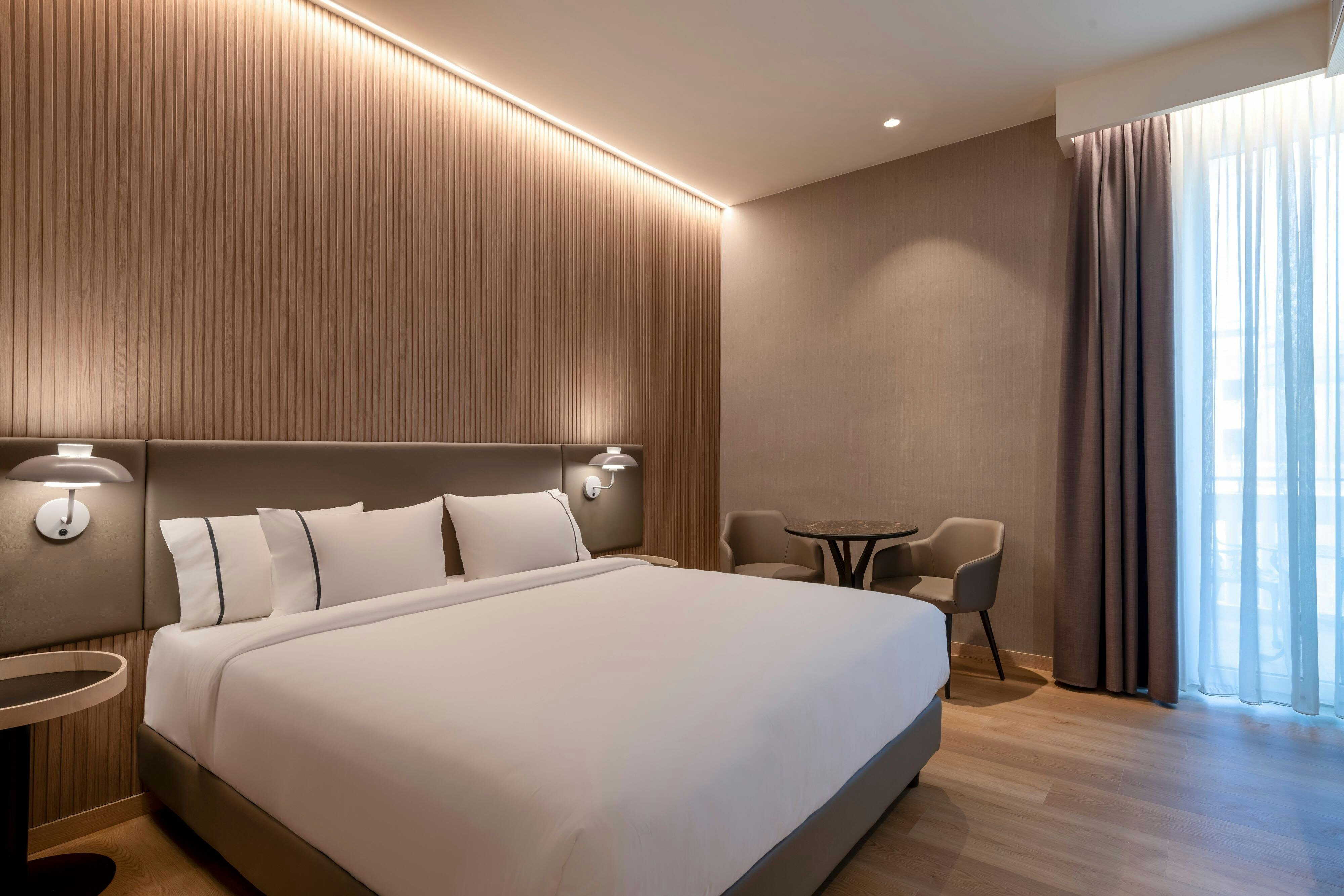 AC Hotels by Marriott Cartagena-guestroom-Junior Suite room.jpg