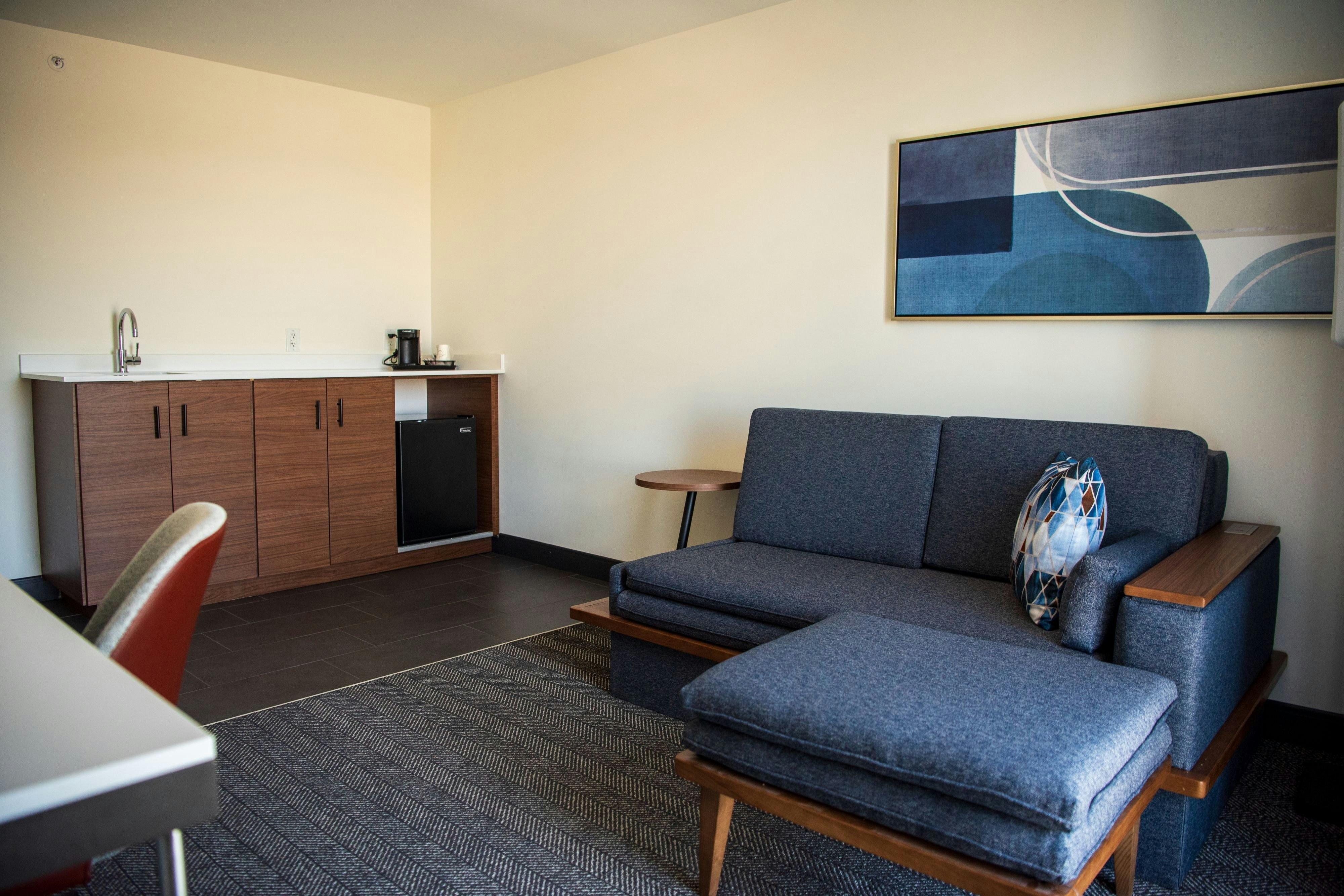 Courtyard by Marriott Lake City-guestroom-Suite Living Area.jpg