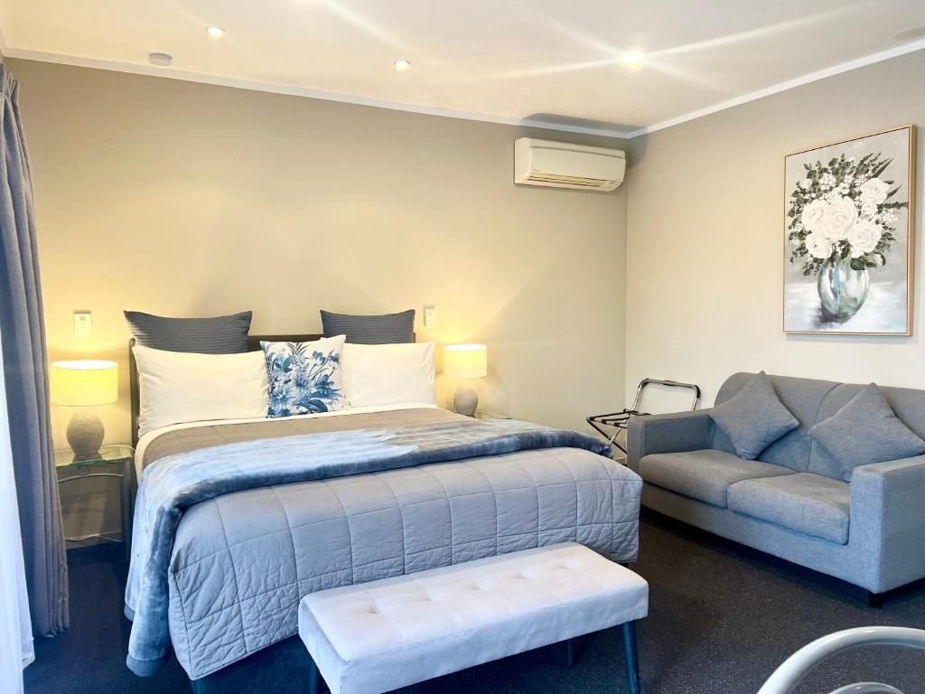 Ashbrook Motel Taupo-guestroom-Superior Bedroom Suite.jpg