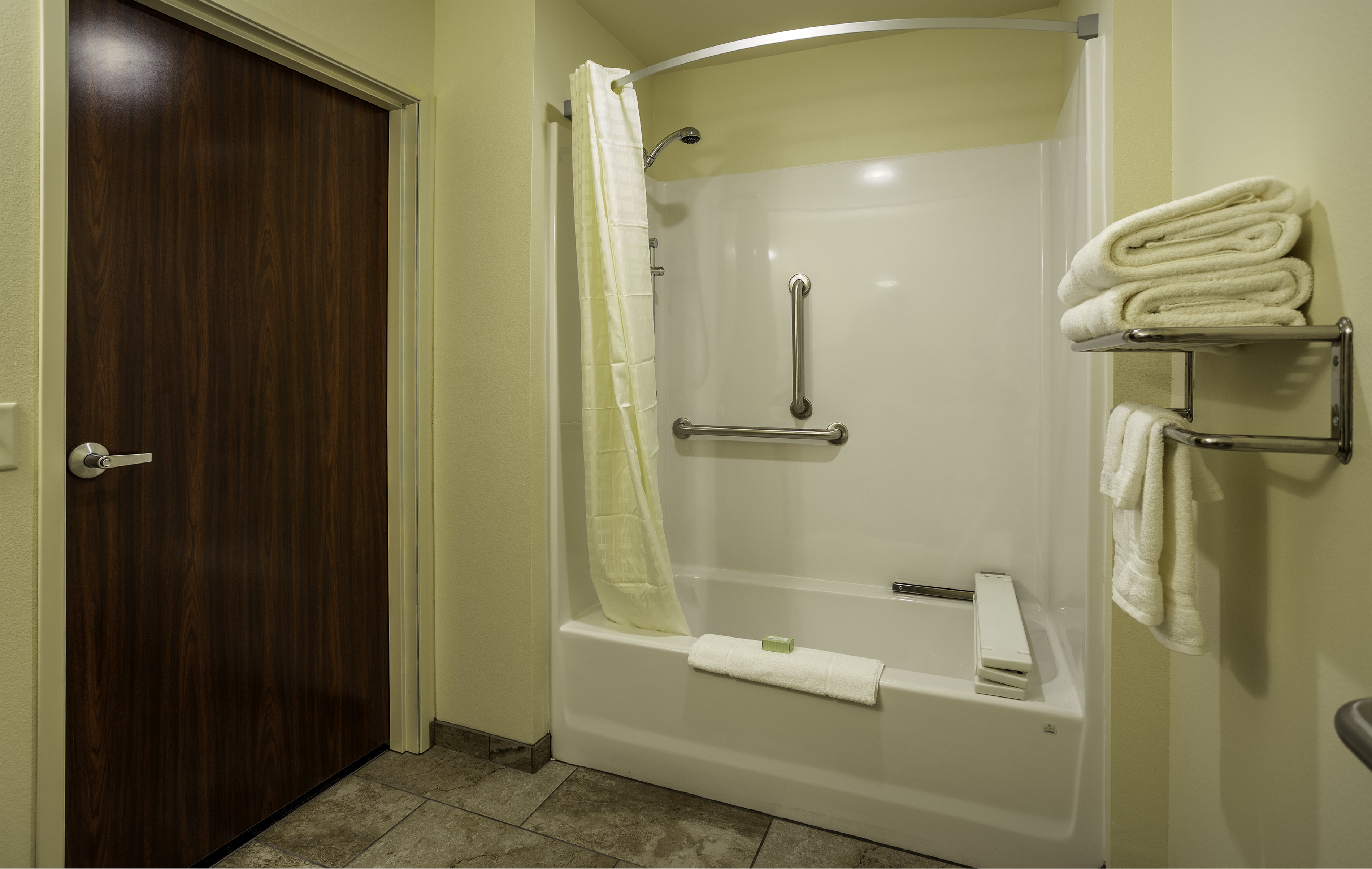 COBBLESTONE INN BROOKVILLE-guestroom-Accessible Tub.jpg
