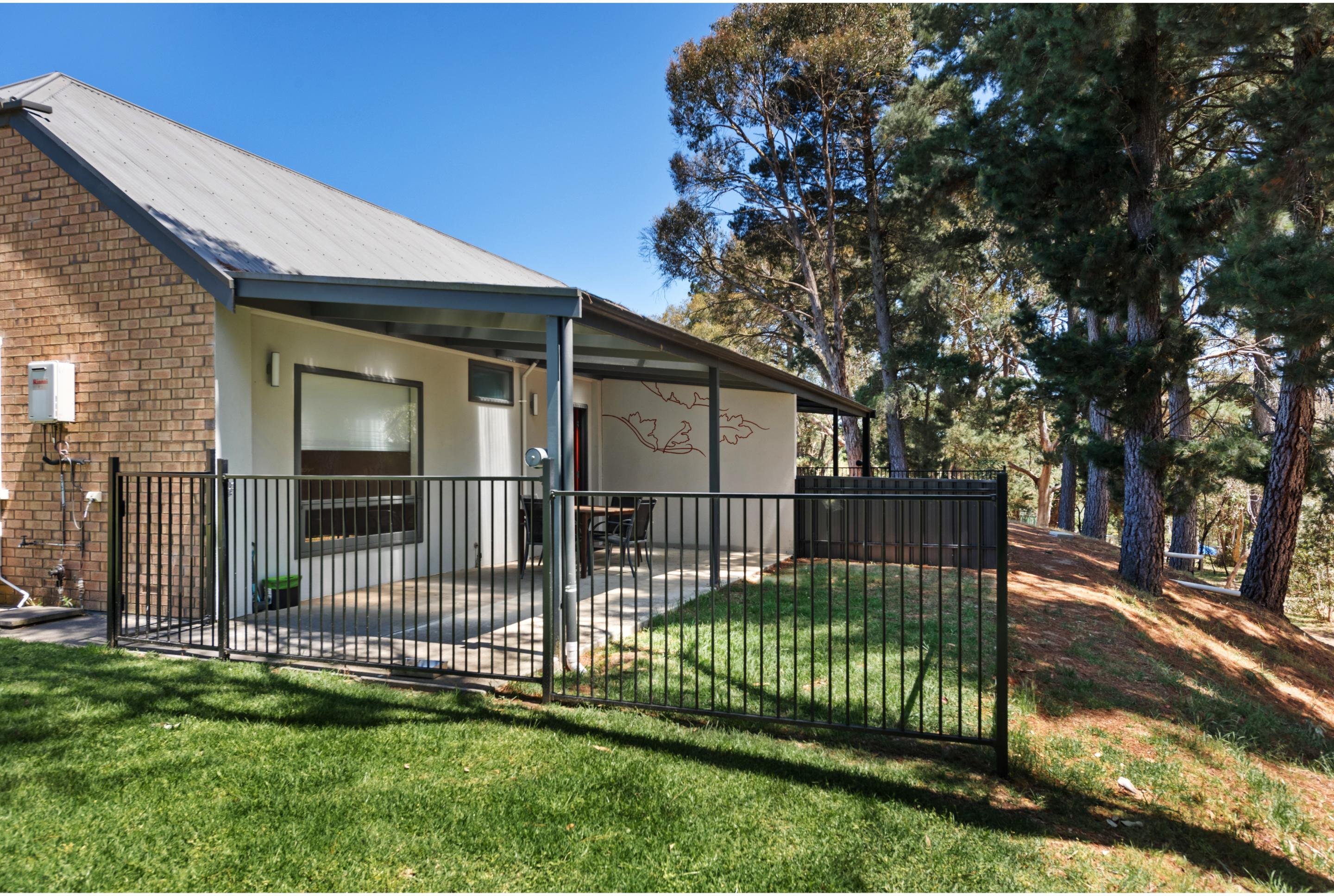 DISCOVERY PARKS - HAHNDORF-guestroom-Standard 2BR Unit Slps 4 (2073).jpg
