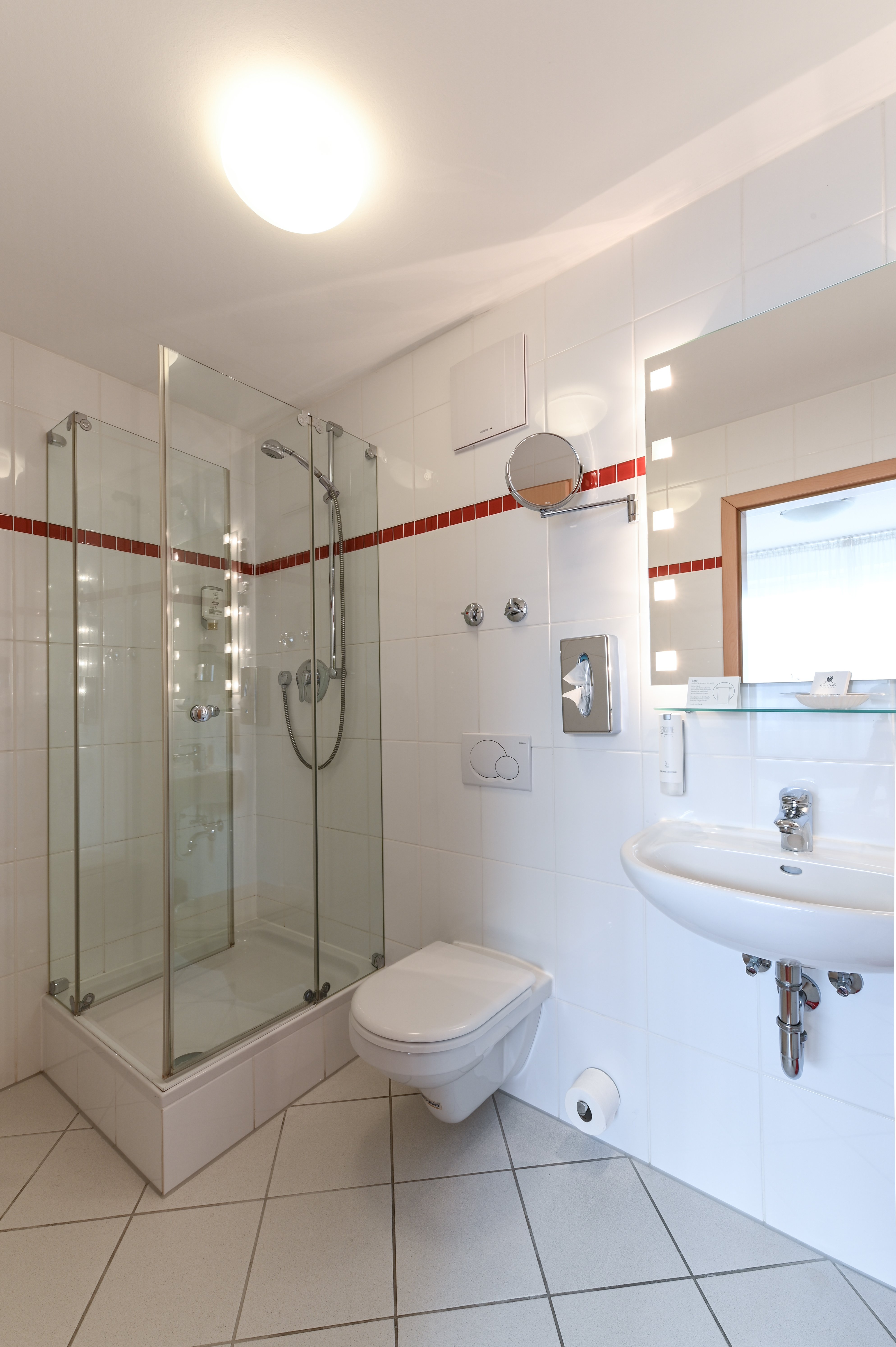 TOP VCH LANDSCHLOSS KORNTAL-guestroom-Single room bath - TOP VCH Landschloss Korntal.jpg