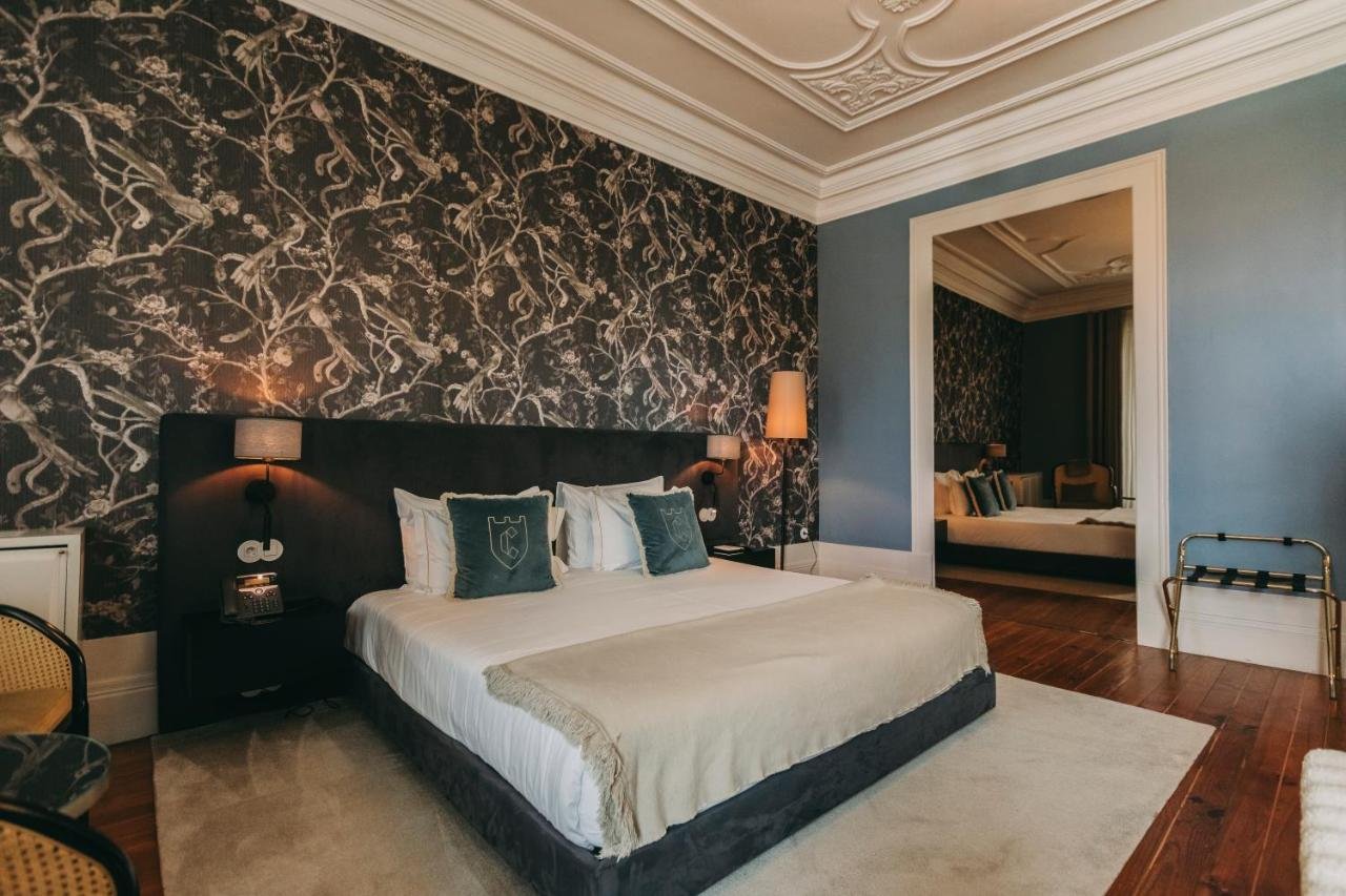 TOREL ROYAL COURT-guestroom-D44829 Guest Room.jpg