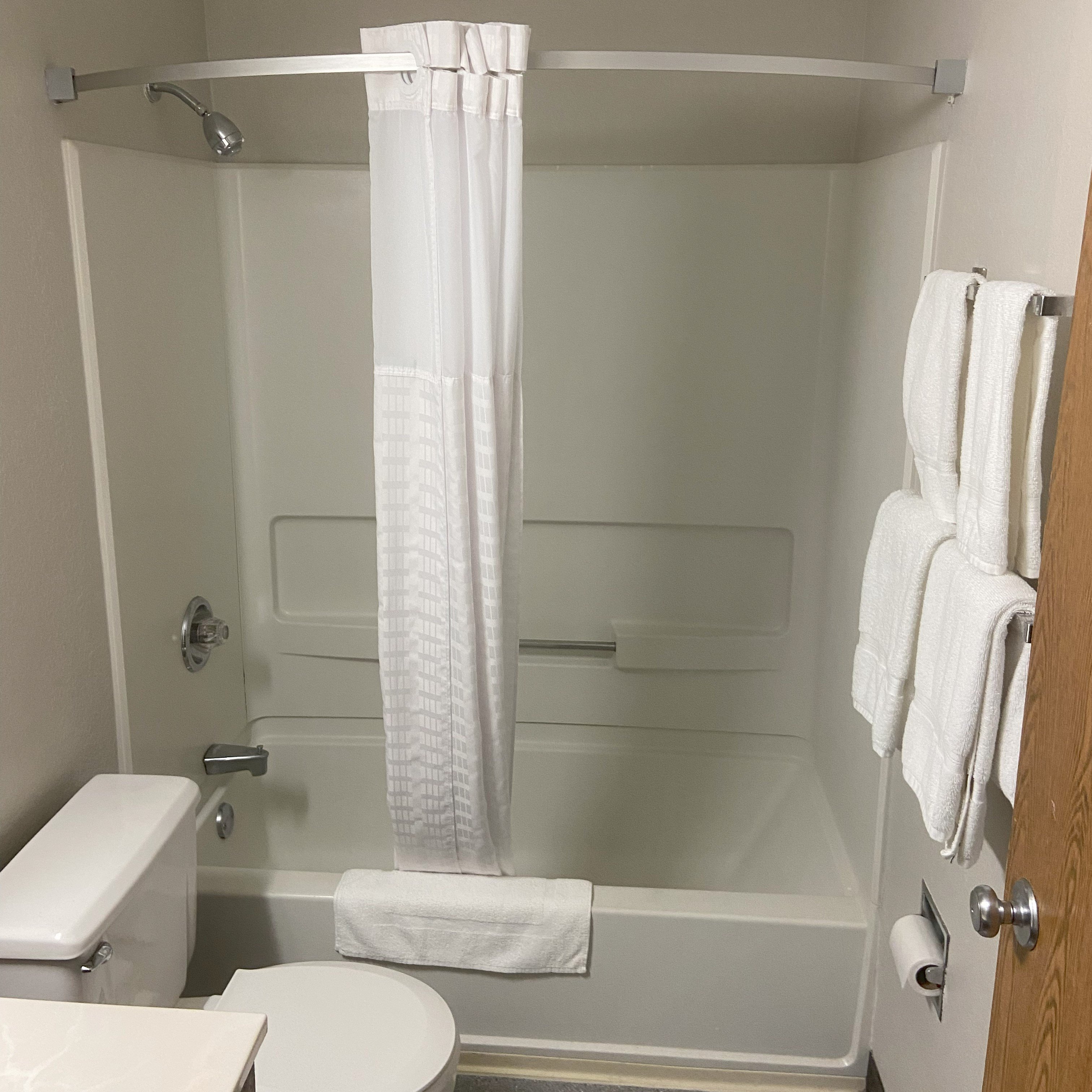 RED ROOF QUEENSBURY-guestroom-RRI Bathroom TEMP Approved.jpg