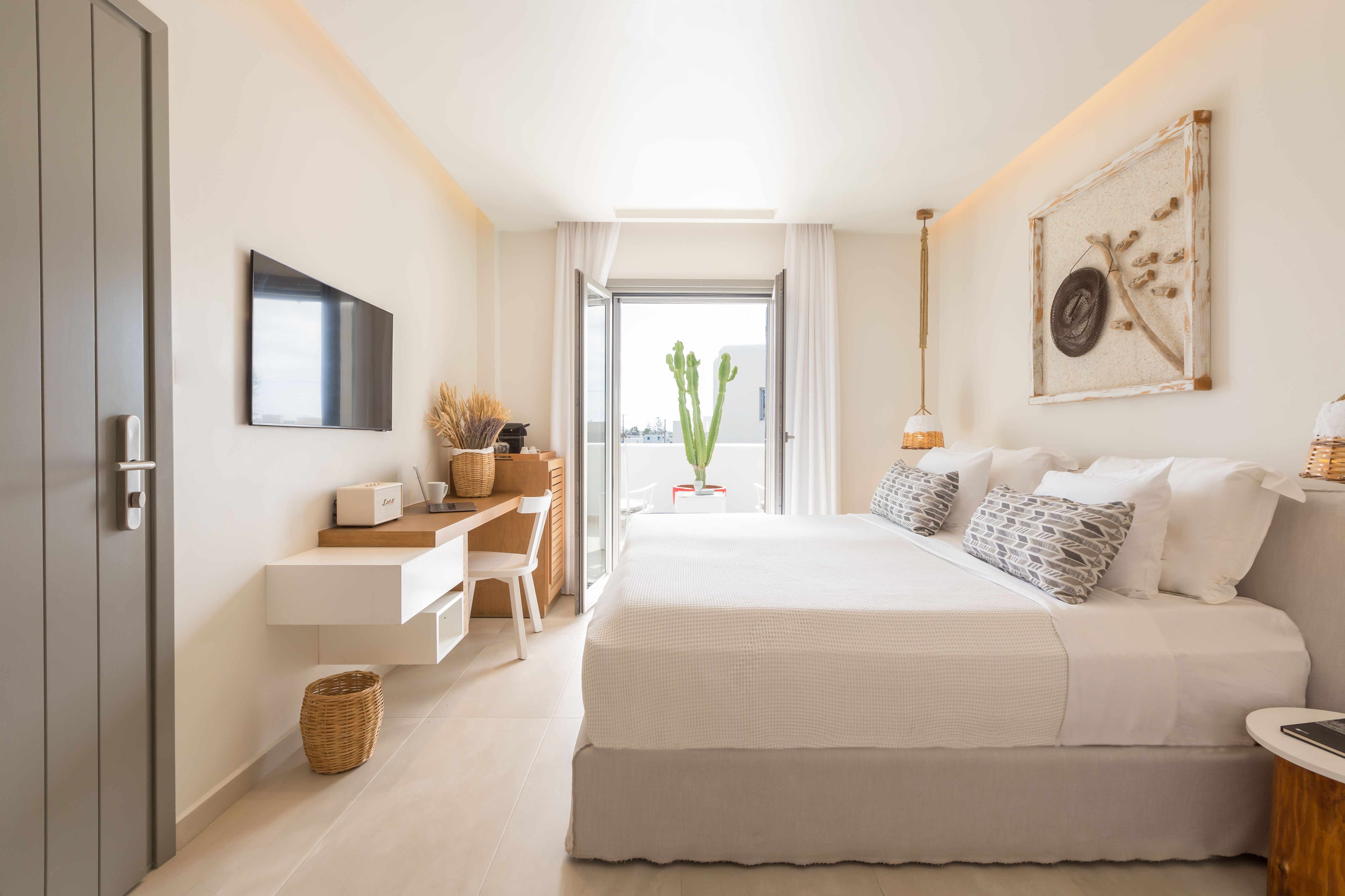 18 GRAPES HOTEL-guestroom-Comfort Room.jpg