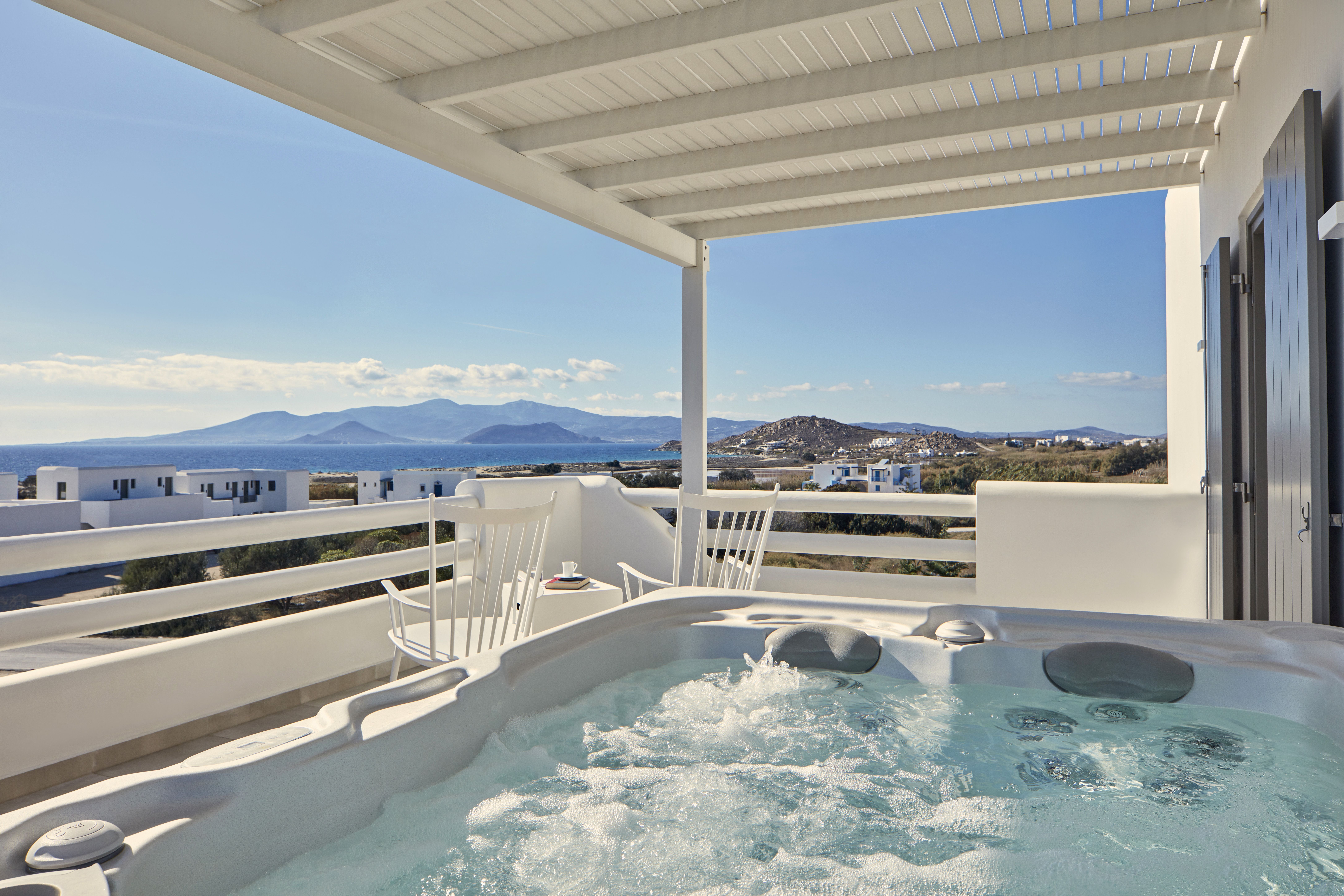 18 GRAPES HOTEL-guestroom-SeaView Suite w Hot Tub.jpg