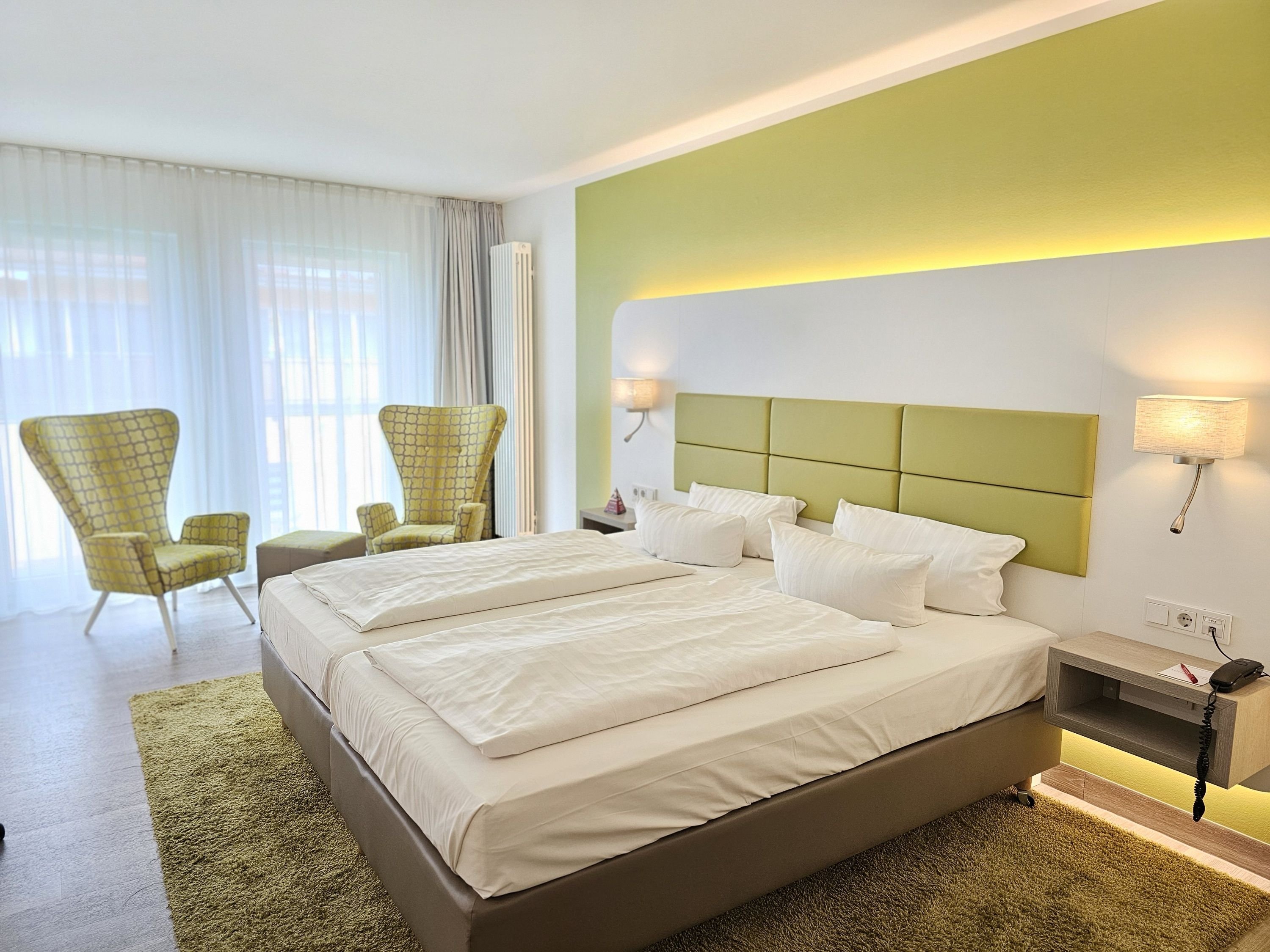 HOTEL AM KAISERSAAL-guestroom-Double Room Comfort.jpg