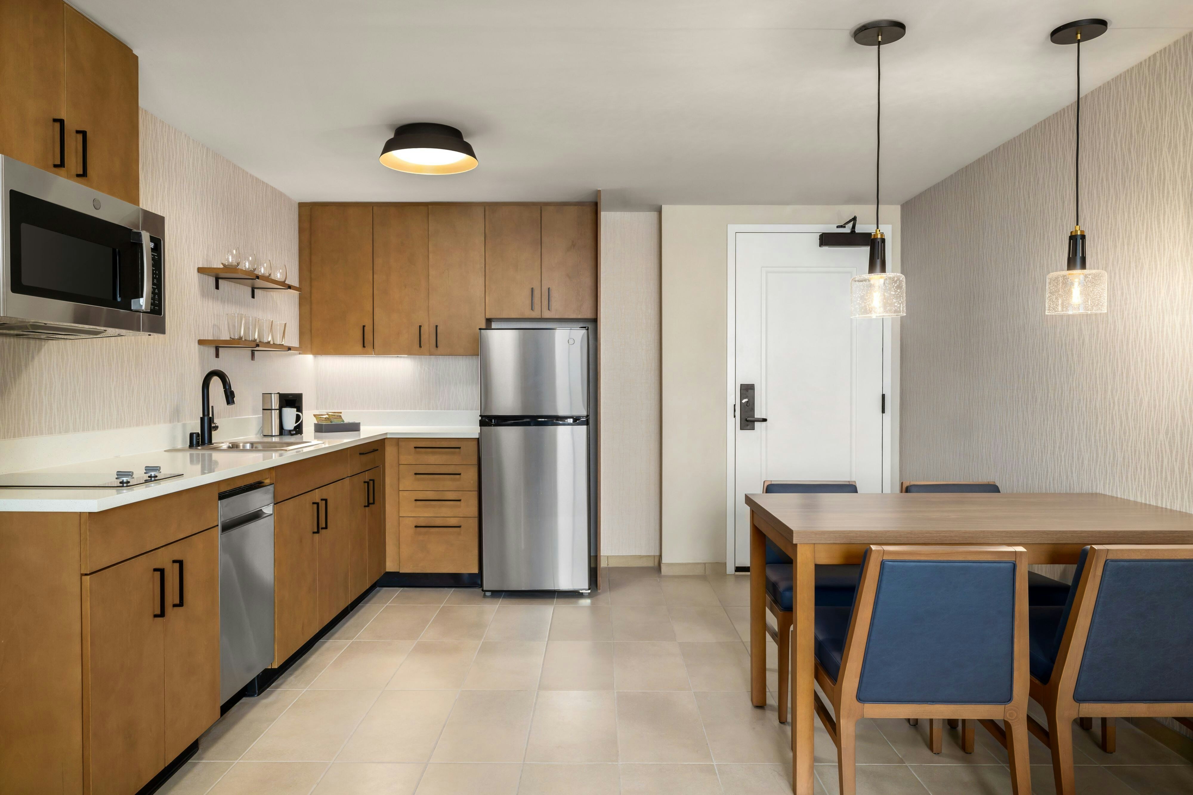 Residence Inn by Marriott San Luis Obispo-guestroom-Queen/Queen One-Bedroom Suite Kitchen.jpg