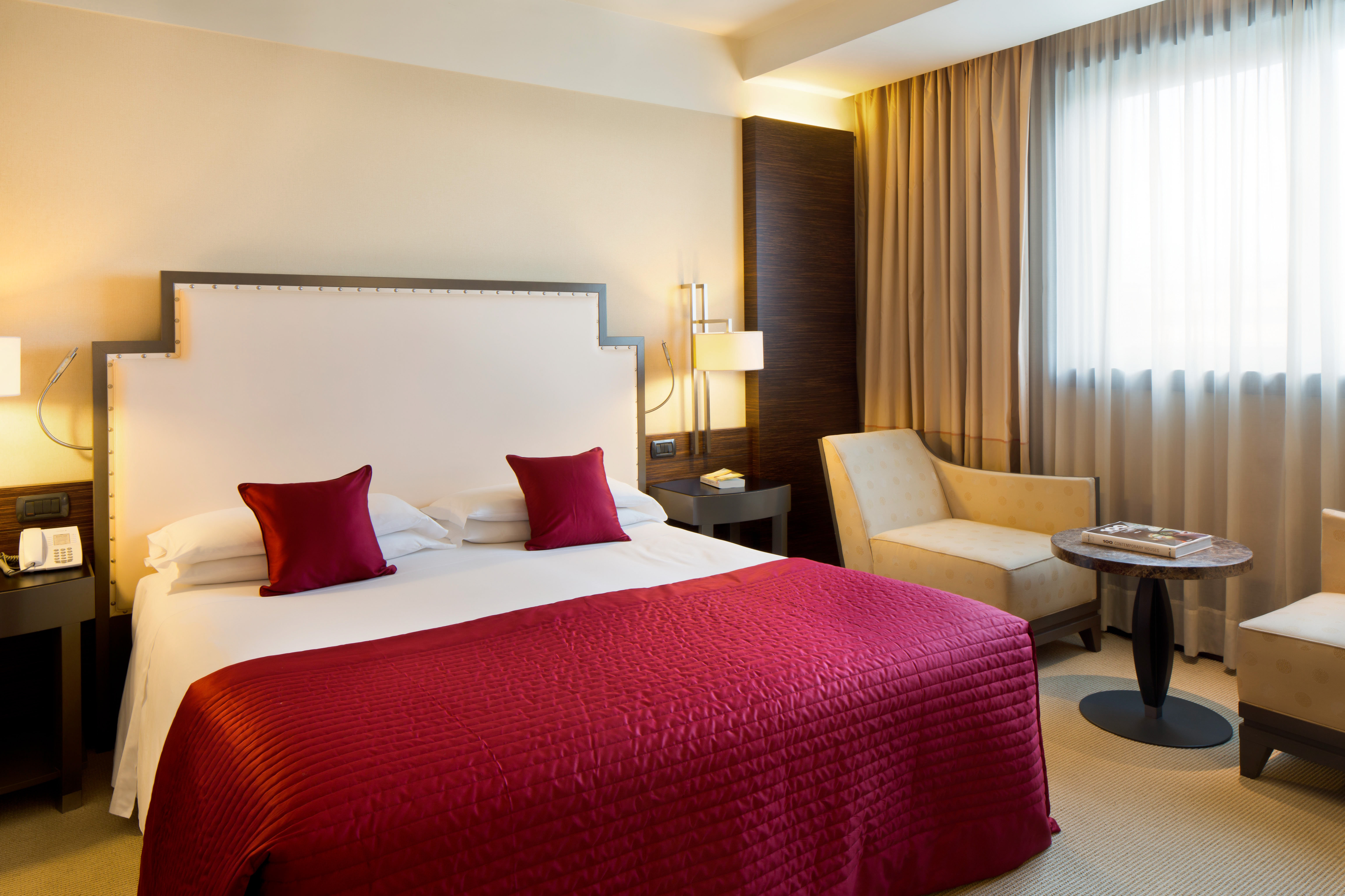STARHOTELS GRAND MILAN-guestroom-Classic room.jpg
