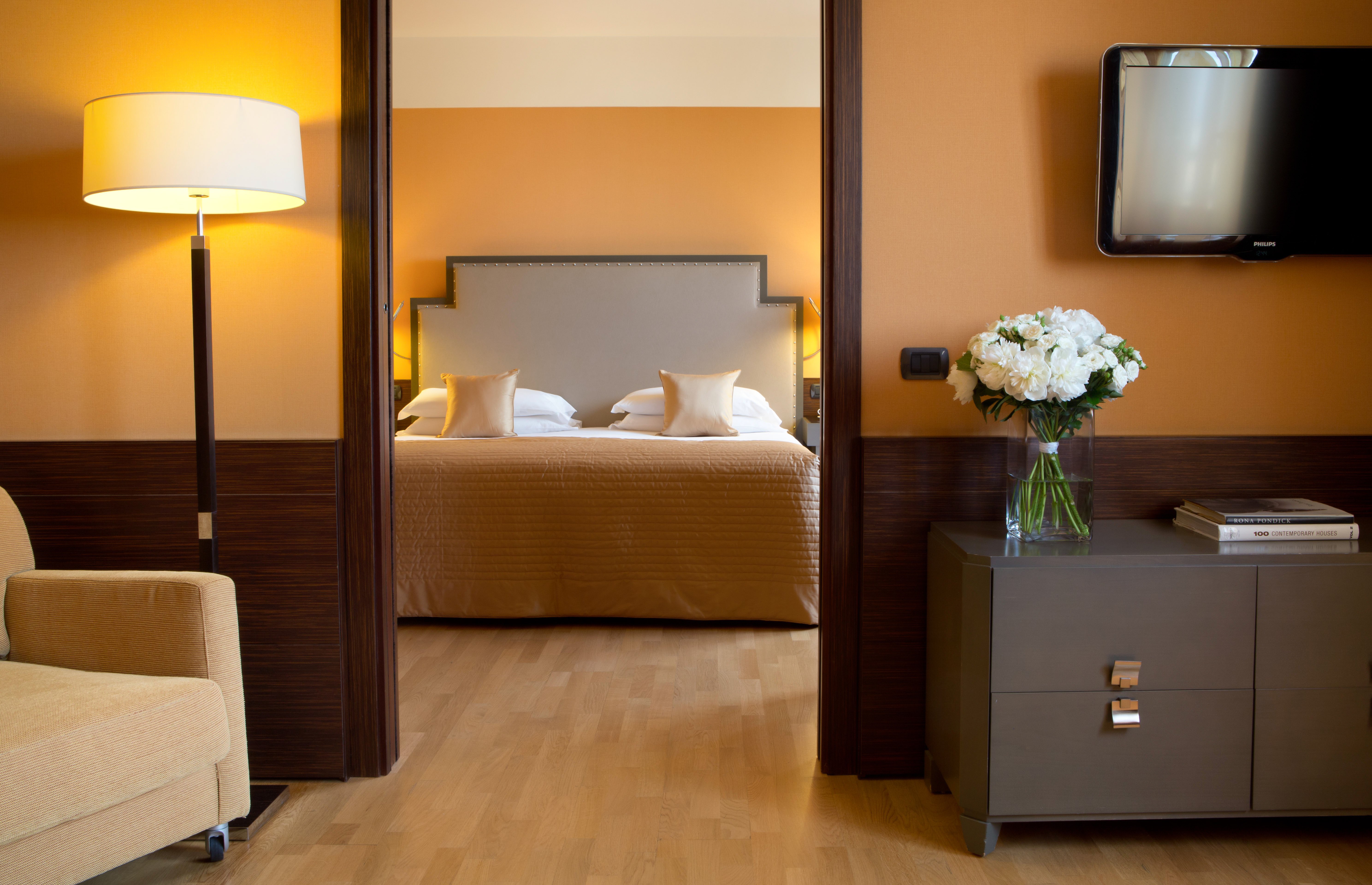 STARHOTELS GRAND MILAN-guestroom-Suite.jpg
