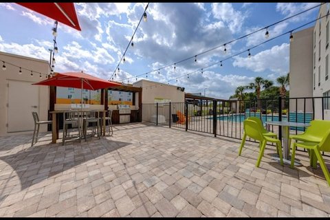 Lotus Orlando Exterior Area Near Swimming Pool