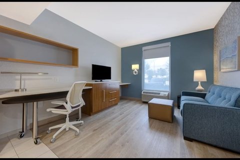 Lotus Orlando Bedroom Work And Lounge Area