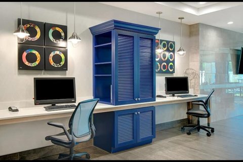 Lotus Plano Workstation