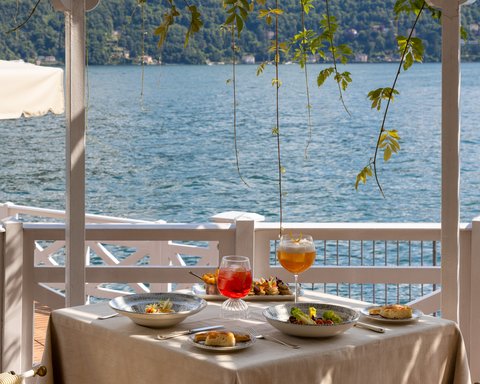 Sundeck Bar