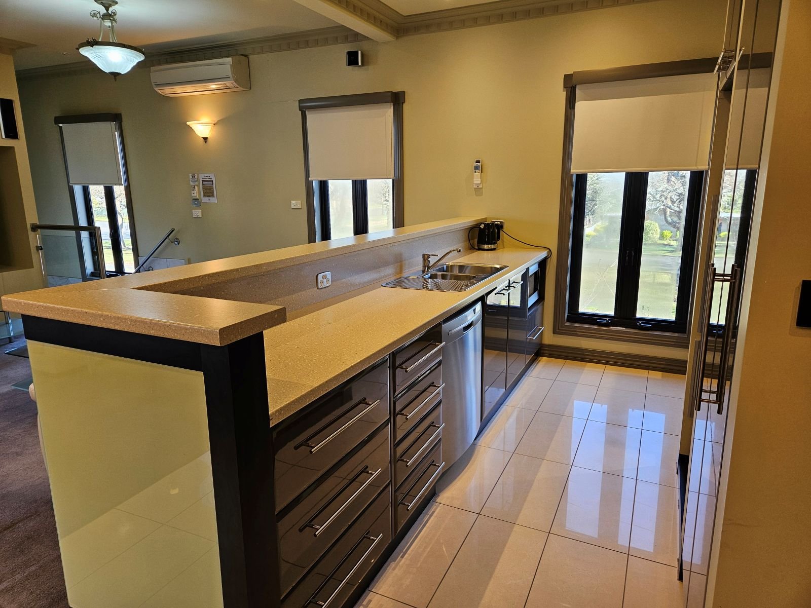 CAMPERDOWN MILL-guestroom-Penthouse Kitchen.jpg