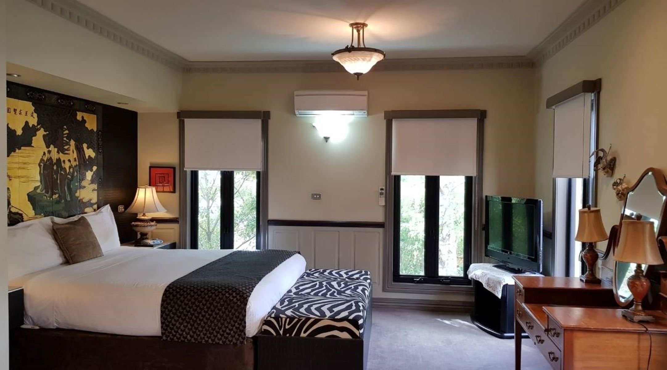CAMPERDOWN MILL-guestroom-Penthouse King Bedroom.jpg