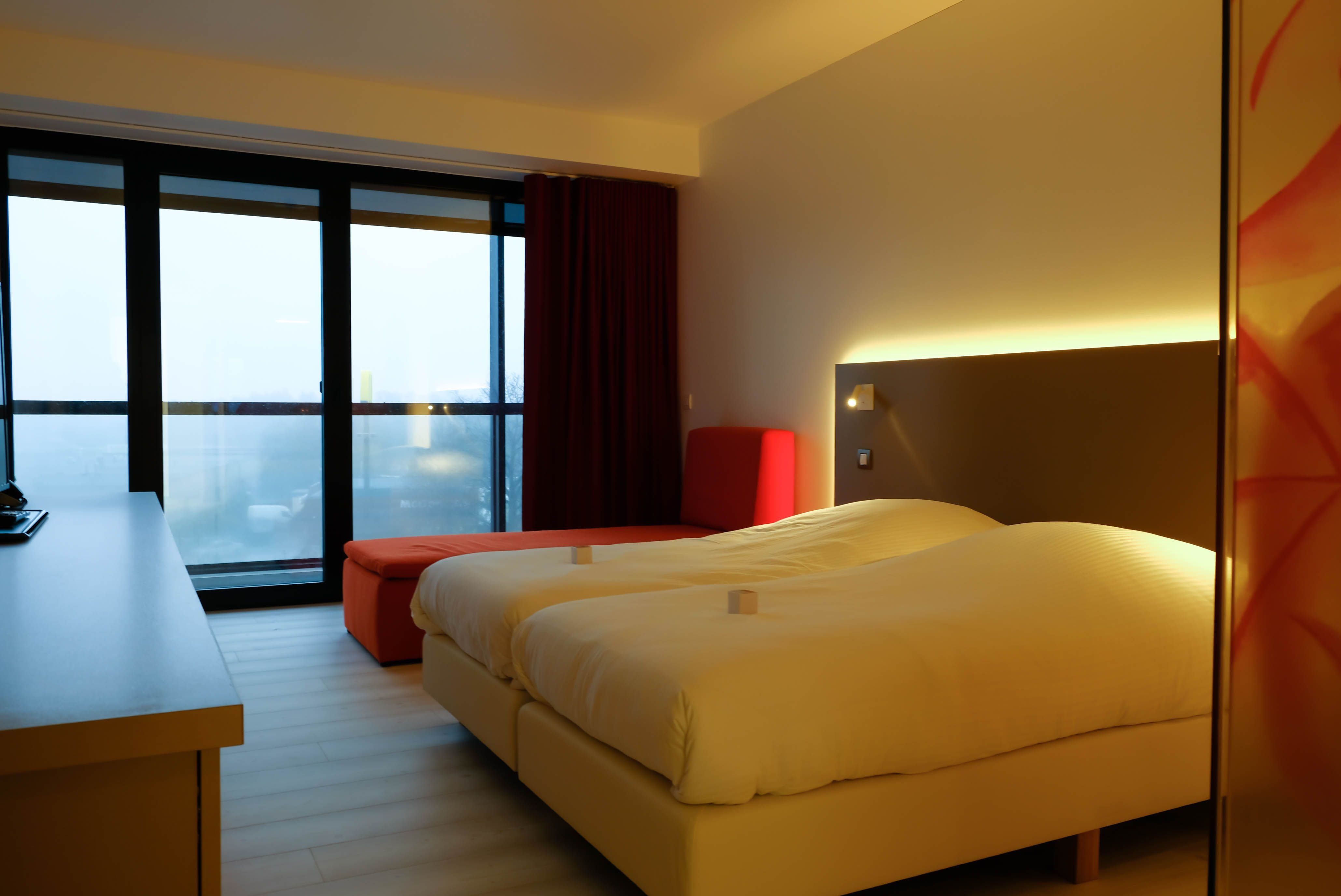 CORBIE LOMMEL RING-guestroom-Double room.jpg