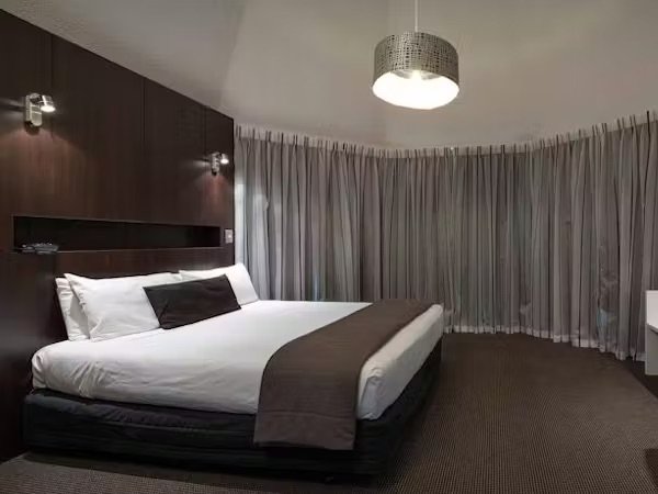 The Towers on the Park-guestroom-Executive Suite One Bedroom.jpg