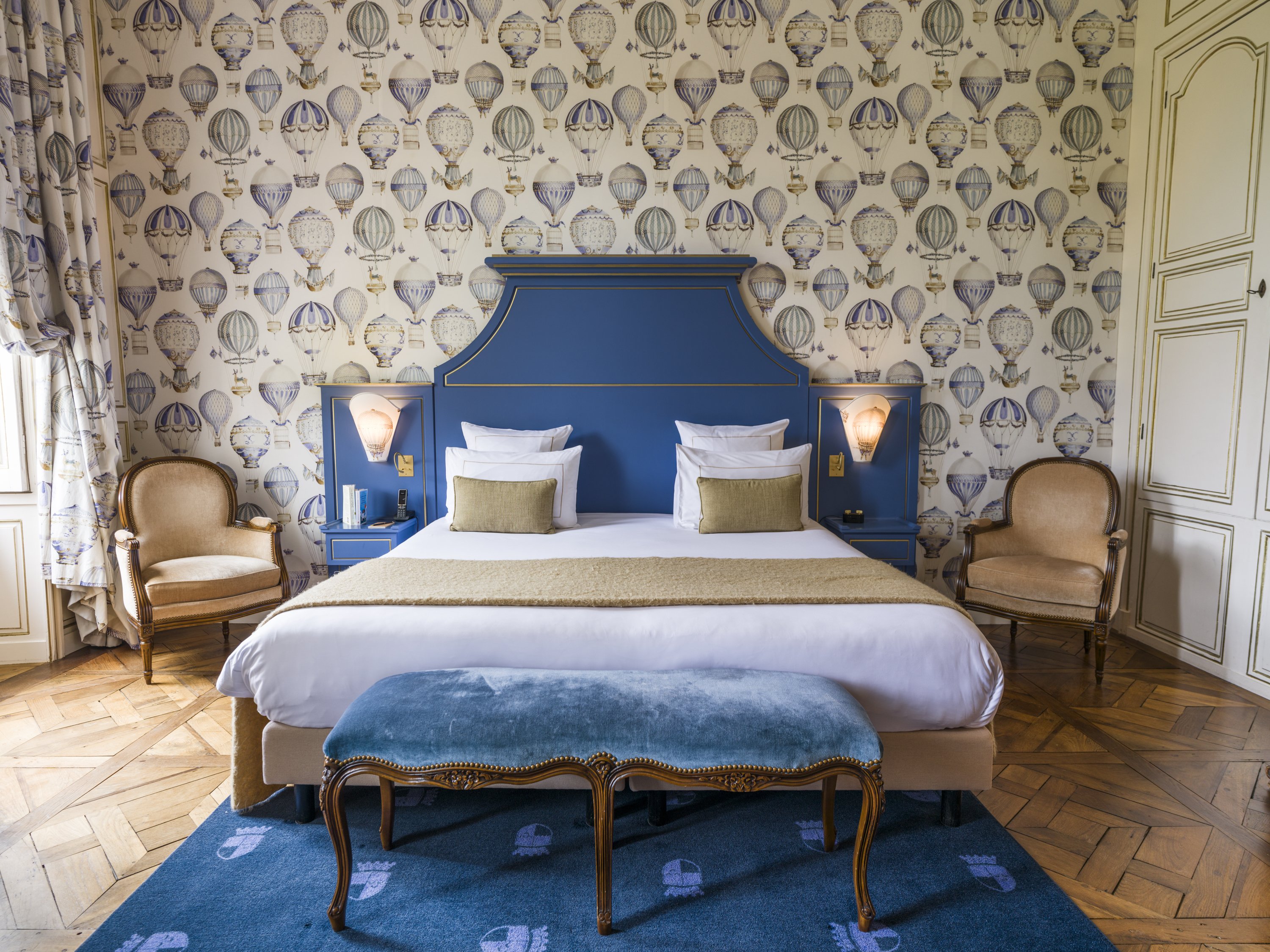 Chateau d Audrieu-guestroom-Junior Suite.jpg