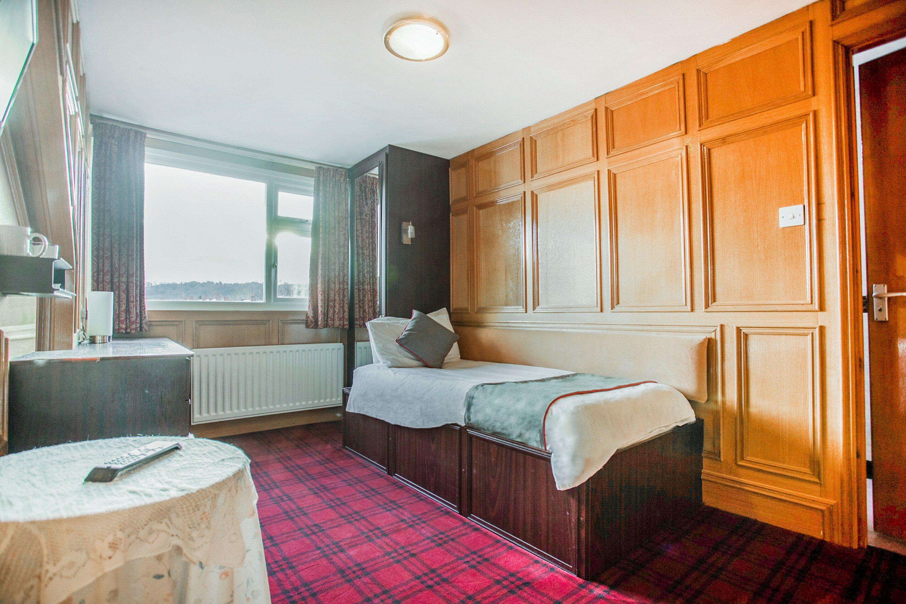 OYO THE ROWERS HOTEL-guestroom-Room.jpg