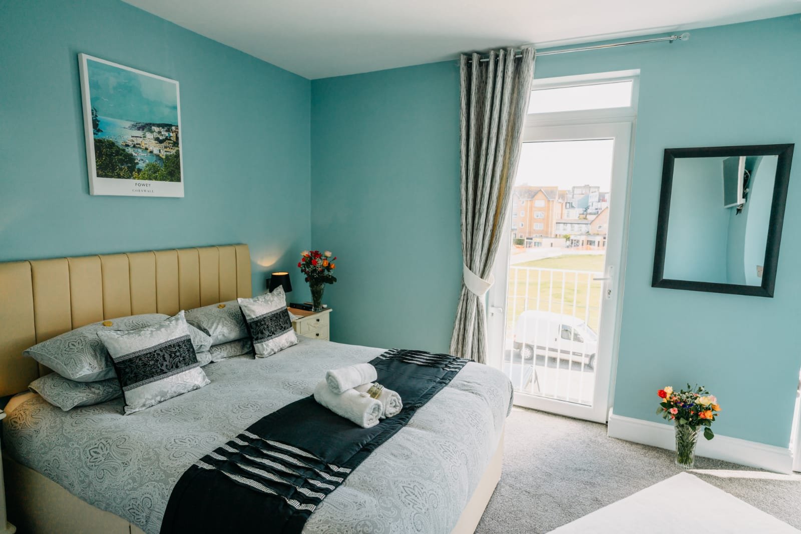 OYO MINERVA GUESTHOUSE-guestroom-Room.jpg