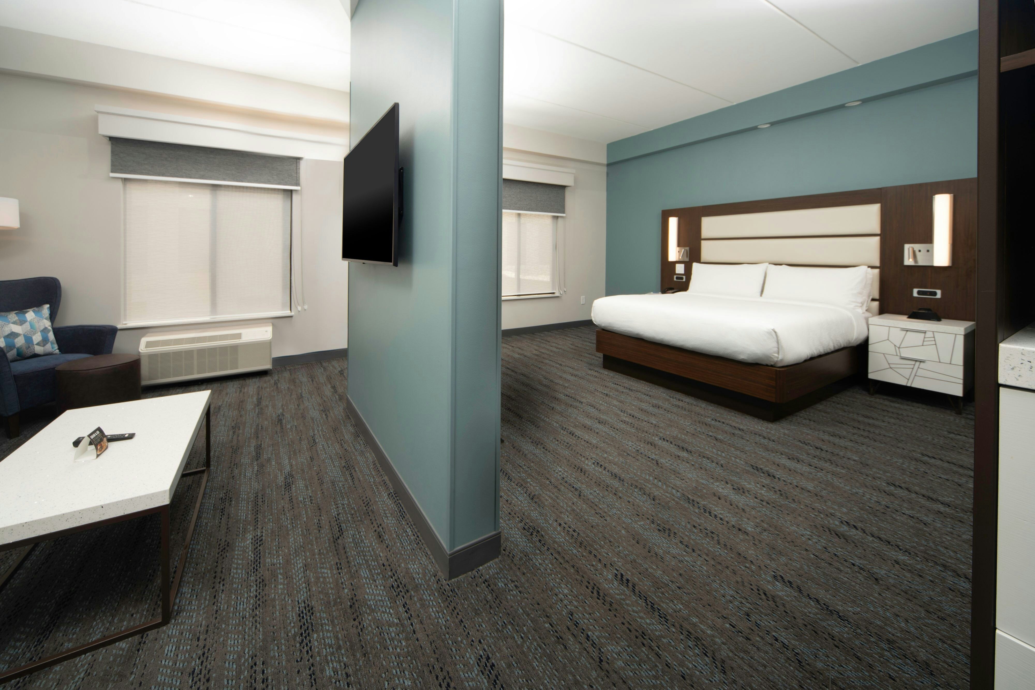 Four Points by Sheraton Fayetteville Fort Bragg-guestroom-King Suite with Tub.jpg
