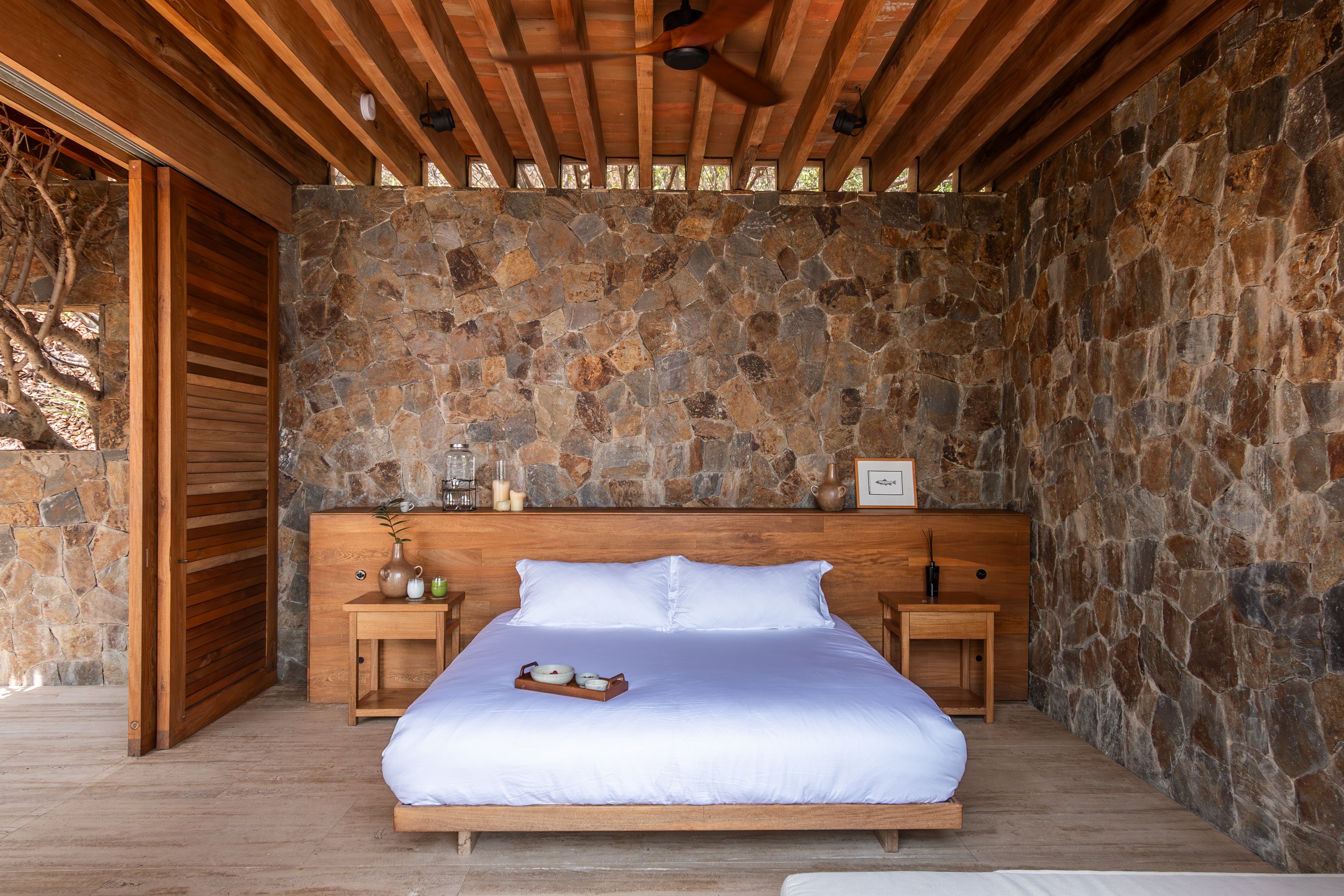 La Valise Mazunte-guestroom-Suite El Arbol - Bedroom.jpg