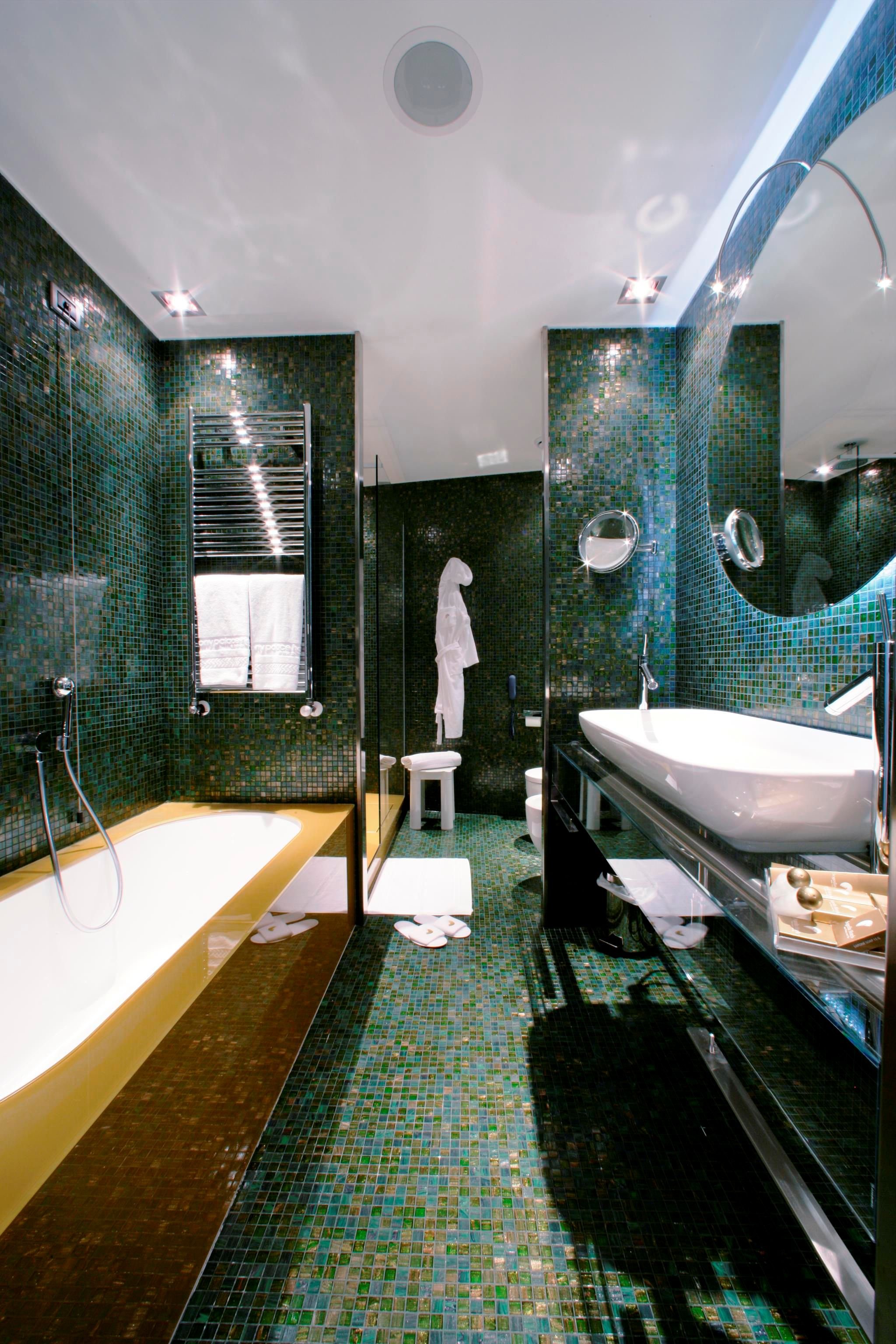 ANTONY PALACE HOTEL-guestroom-AP Bathroom Suite.jpg
