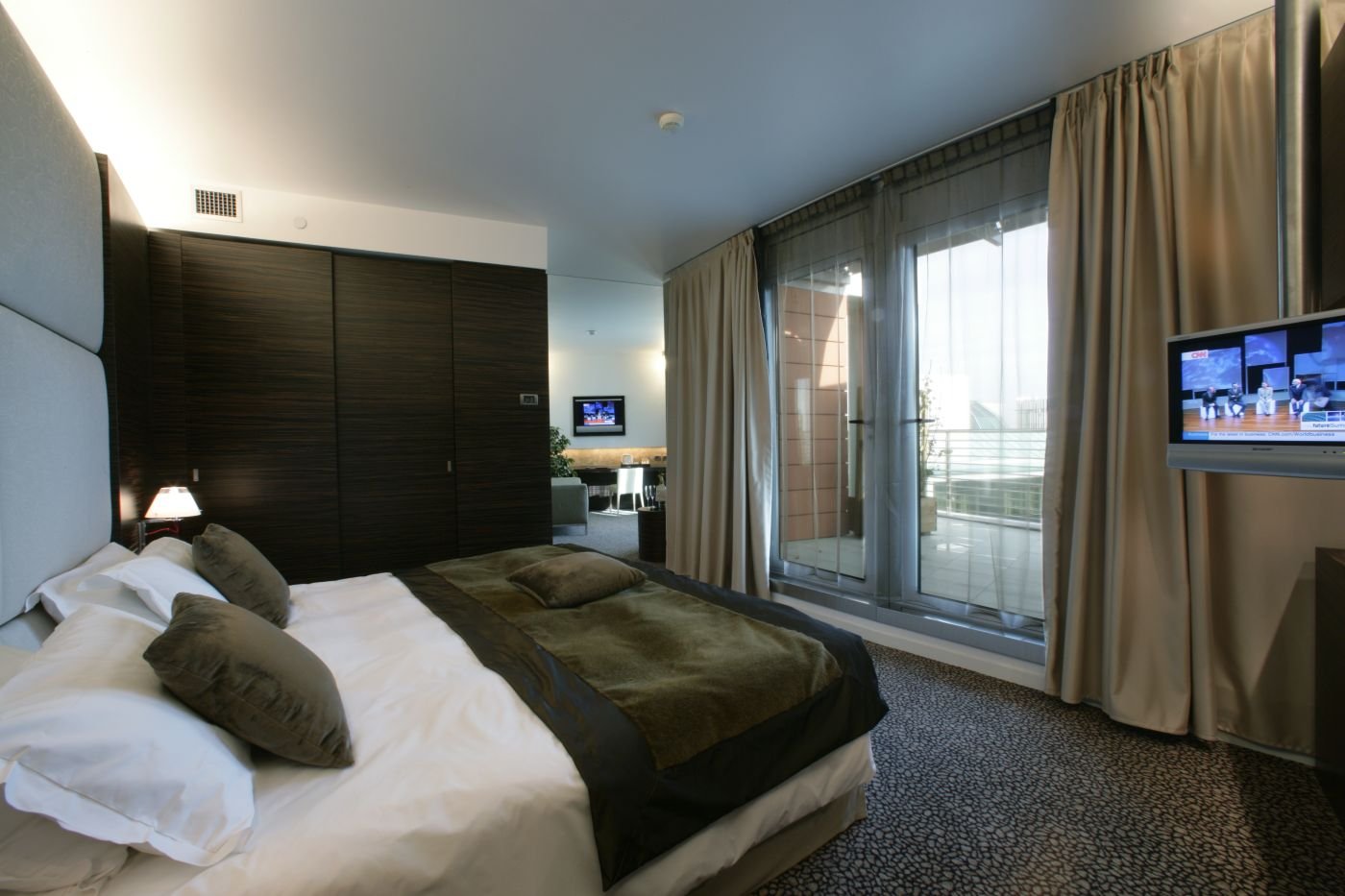 ANTONY PALACE HOTEL-guestroom-Suitejpeg.jpg
