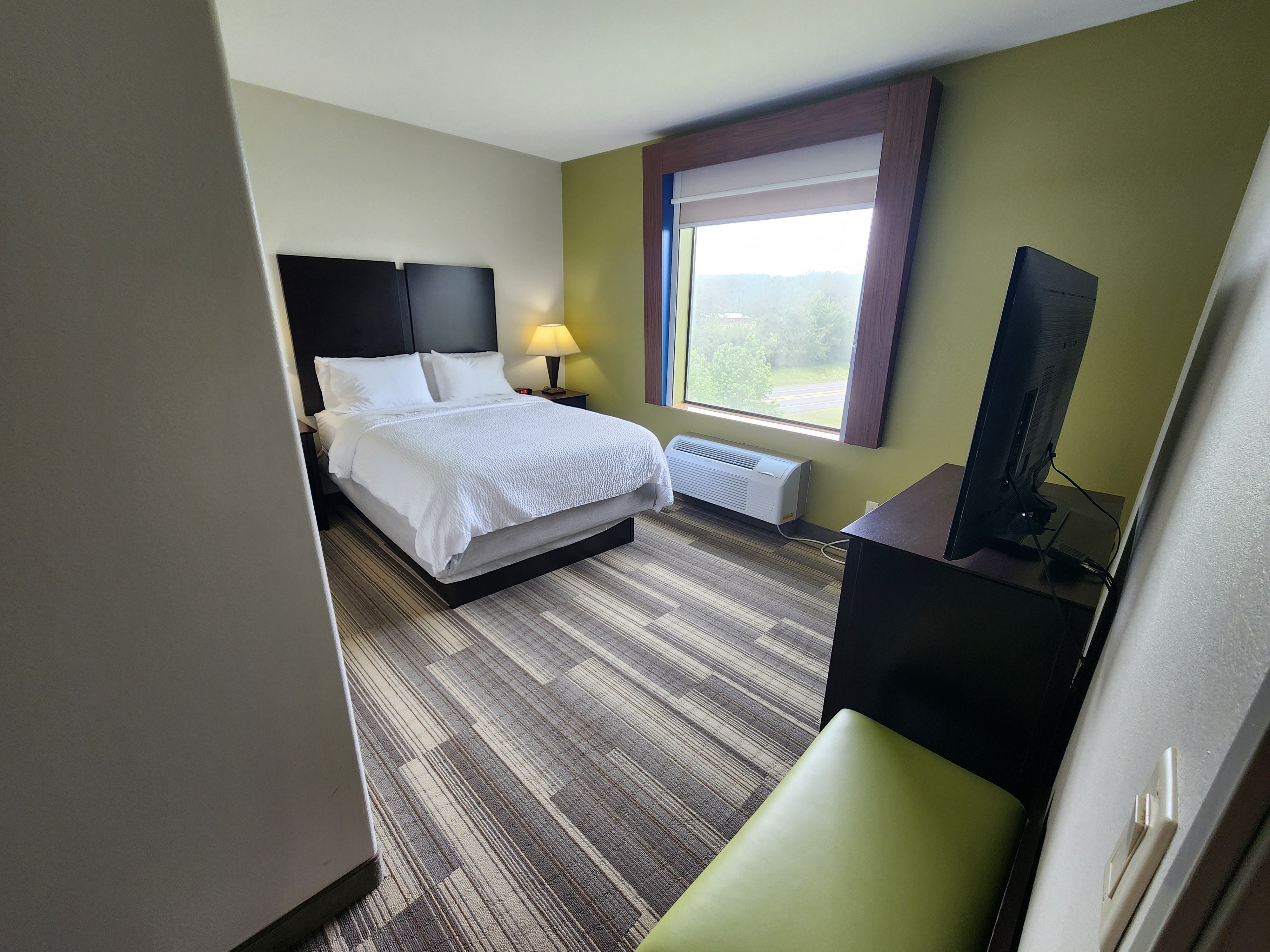 HOLIDAY INN EXP STES HEBER-guestroom-Adjoining Room in 2 Bedroom Suite.jpg