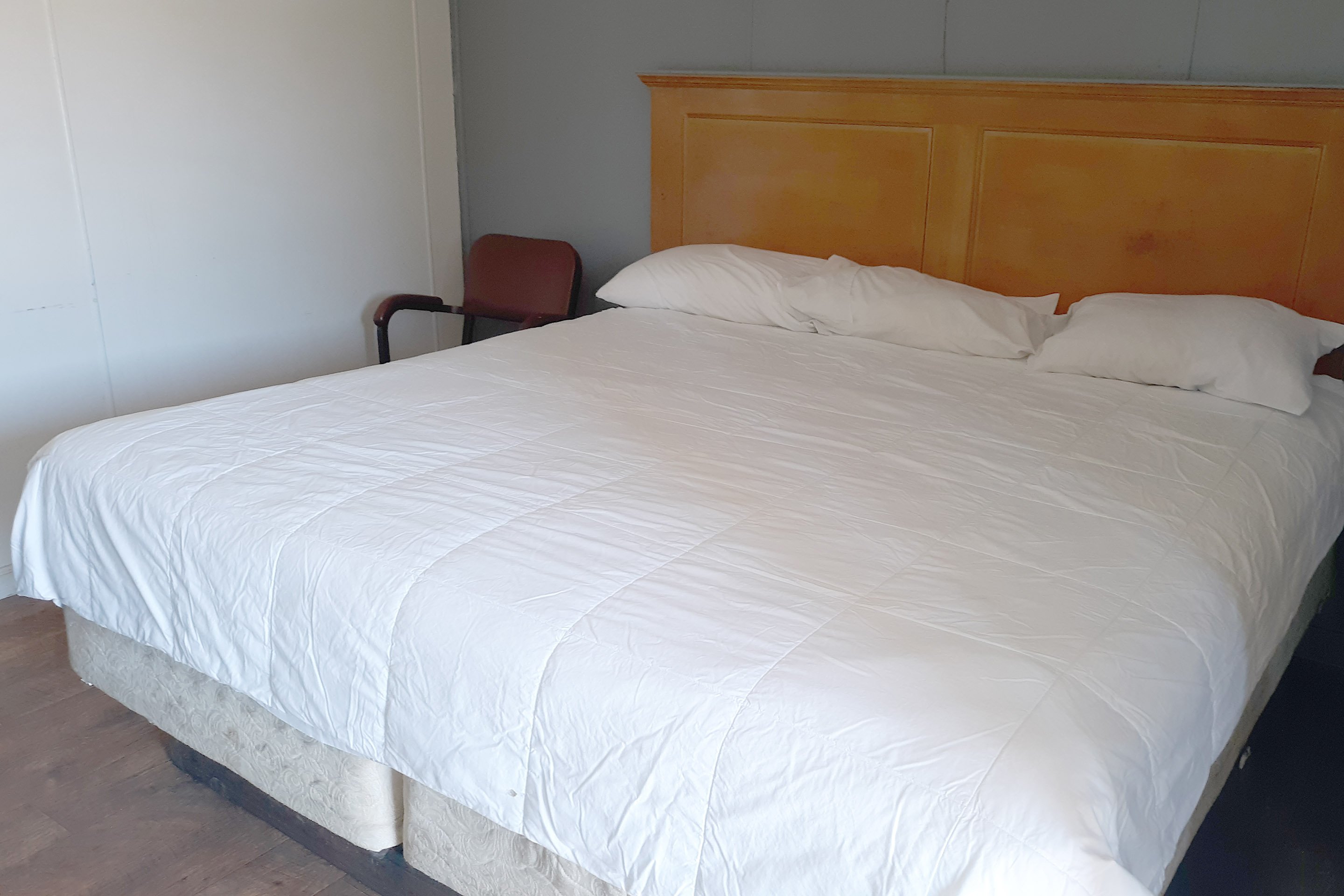 HOTEL DURANT MS BOW-guestroom-Room.jpg