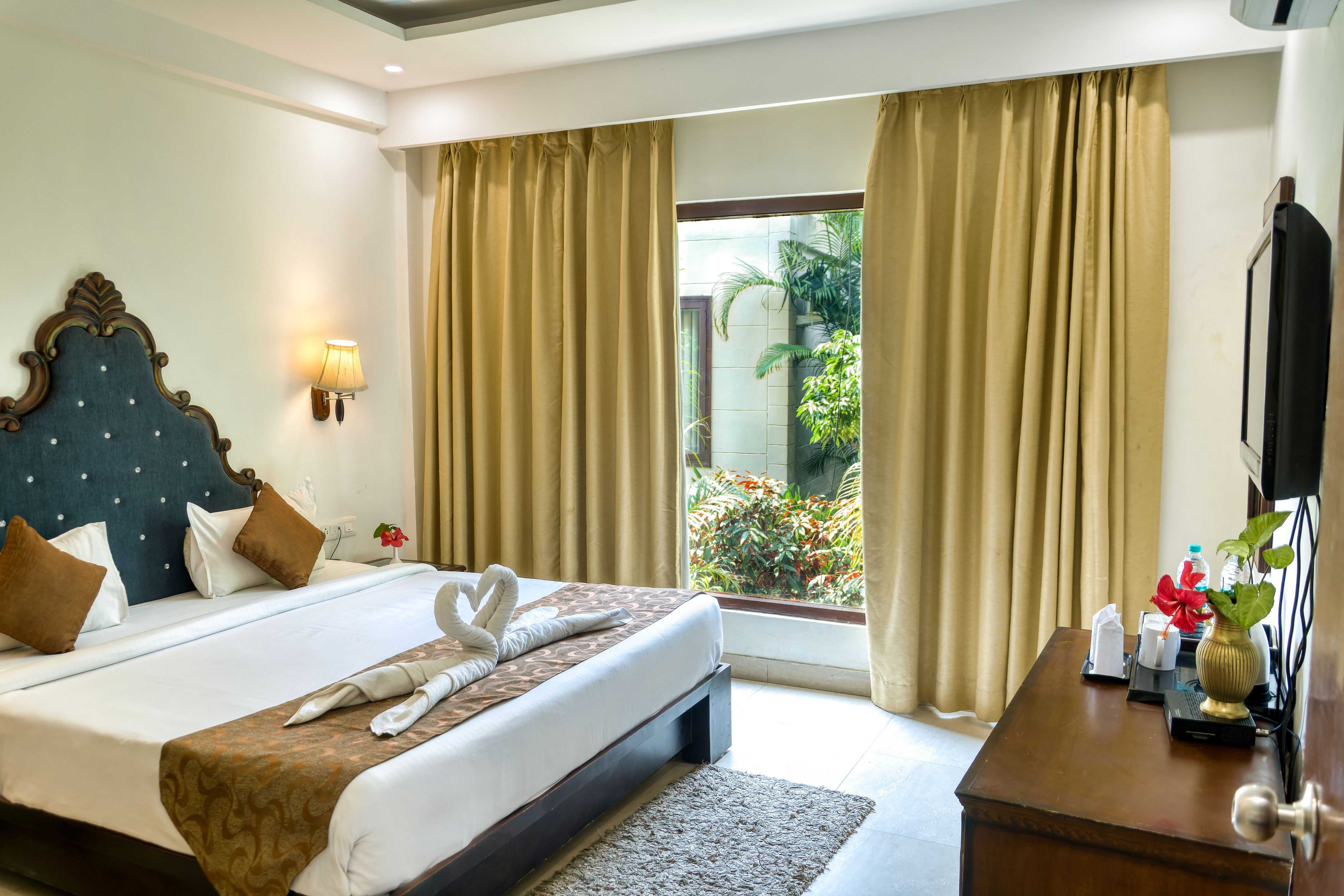 Palette Alaya Resort Corbett-guestroom-Room.jpg